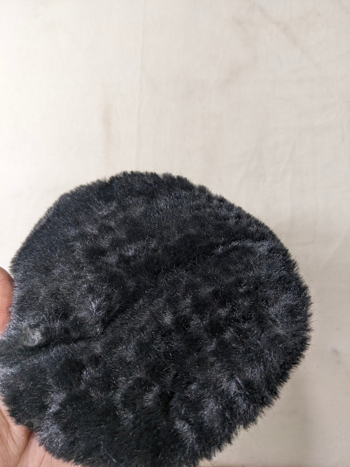 Faux fur made pouch U1