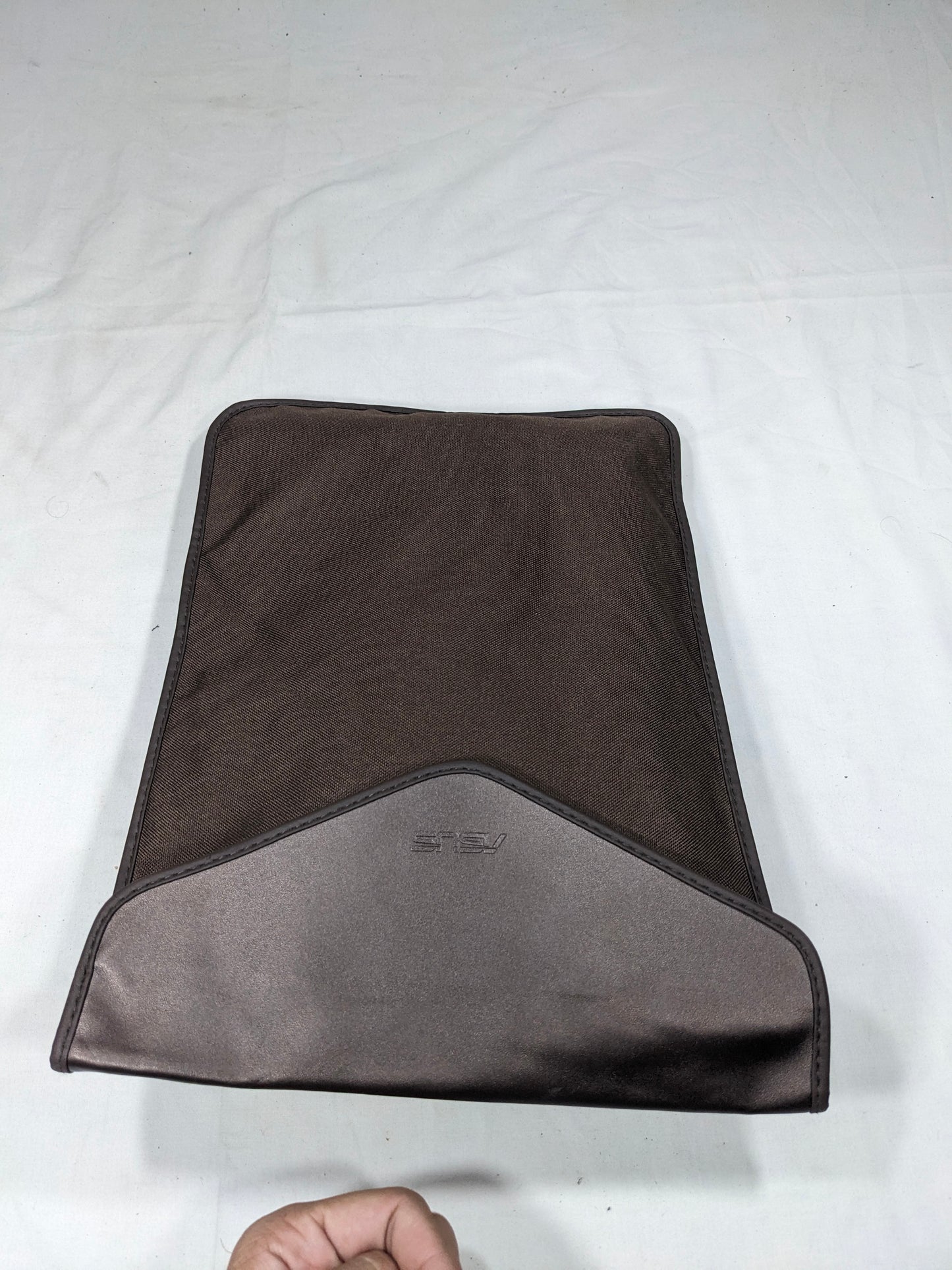 asus brand sleeve