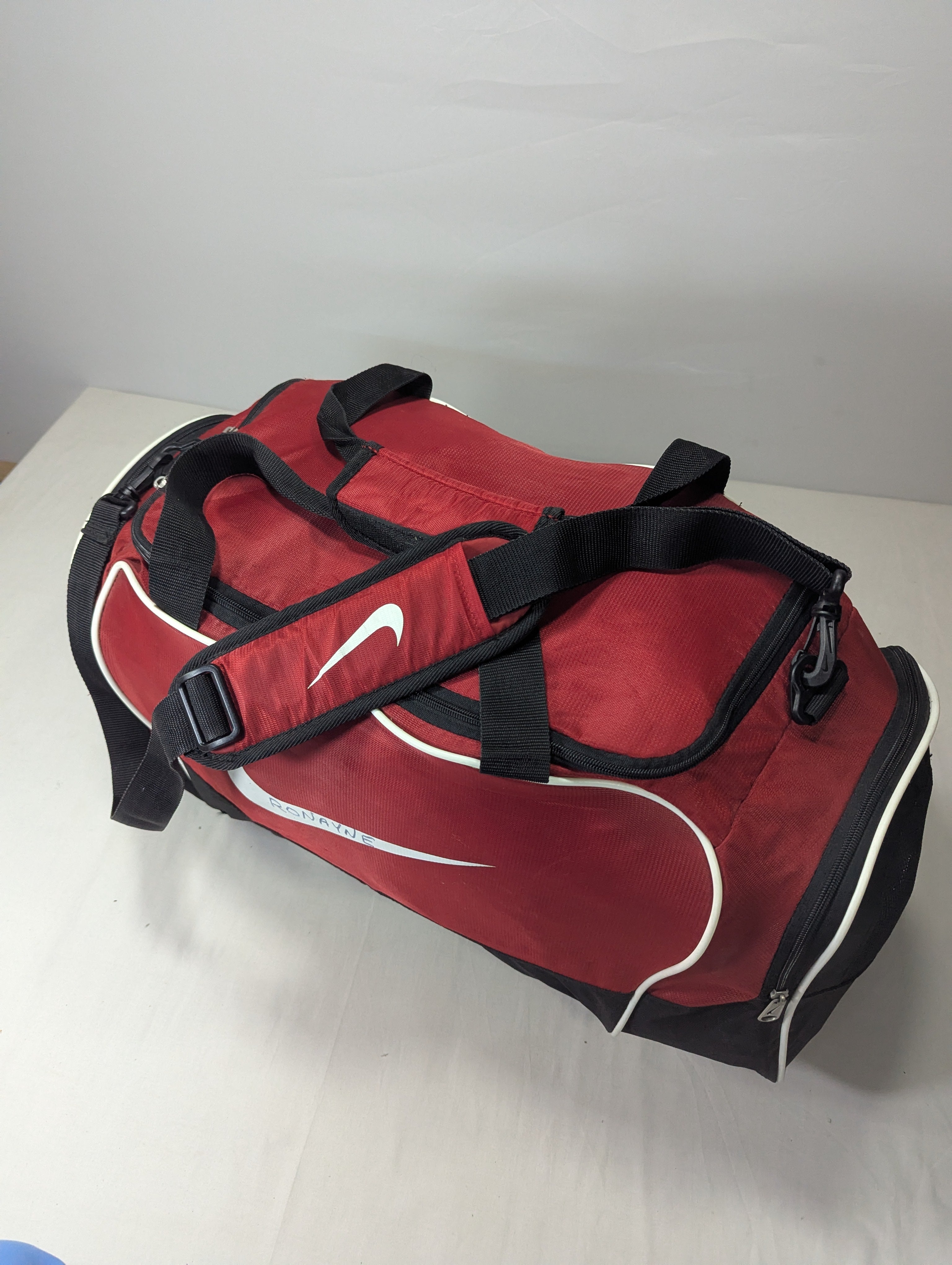 UA under armour gym bag with separate shoes portion, Travelling bag Ab3