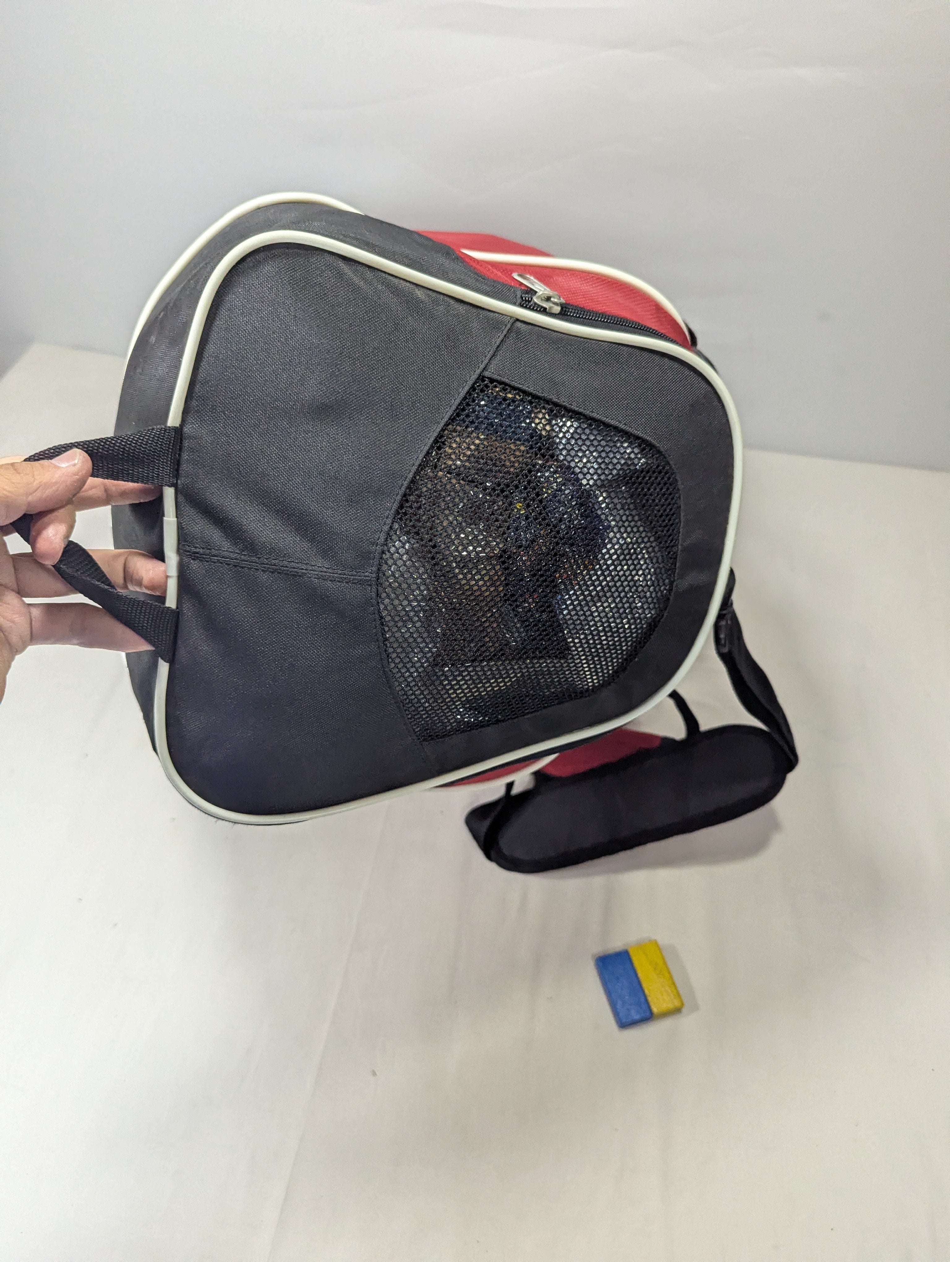 UA under armour gym bag with separate shoes portion, Travelling bag Ab3
