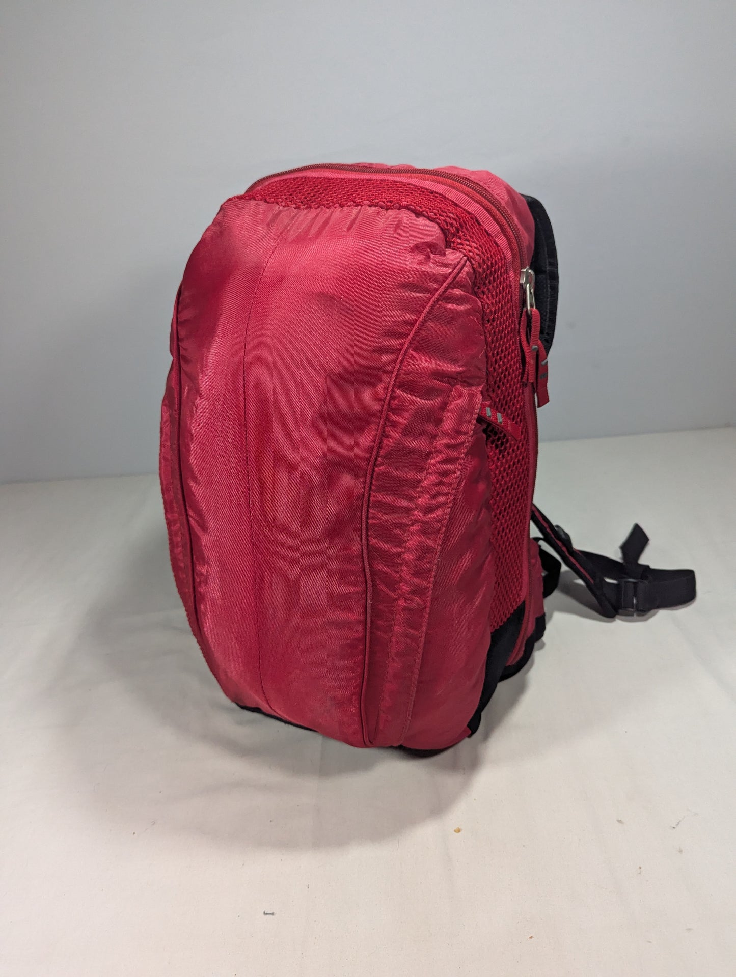 Preloved hiking backpack U25