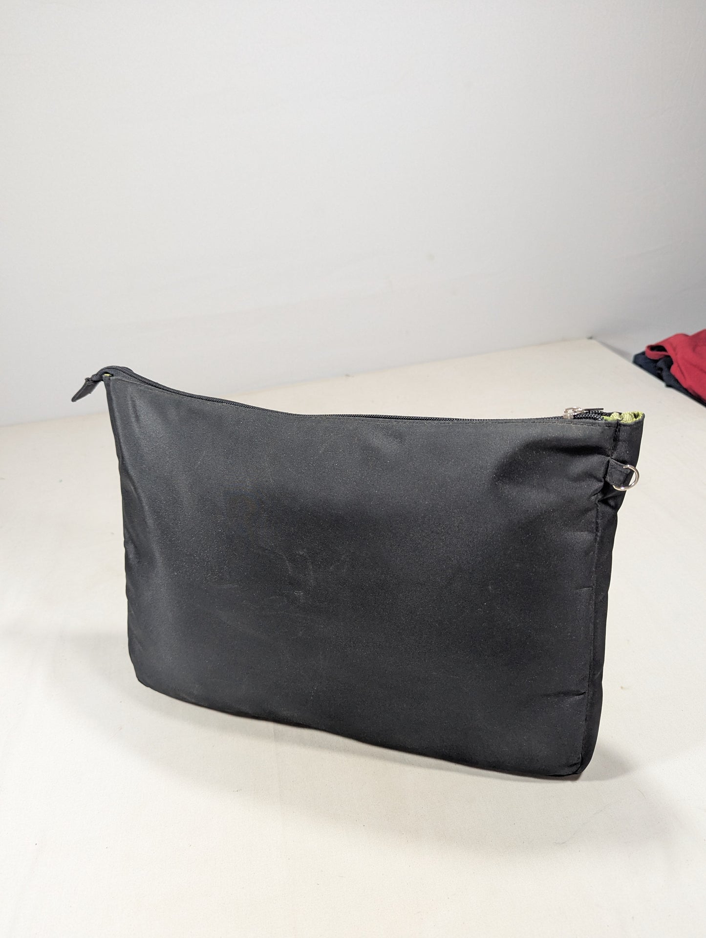 Imported lot black color sleeve U15