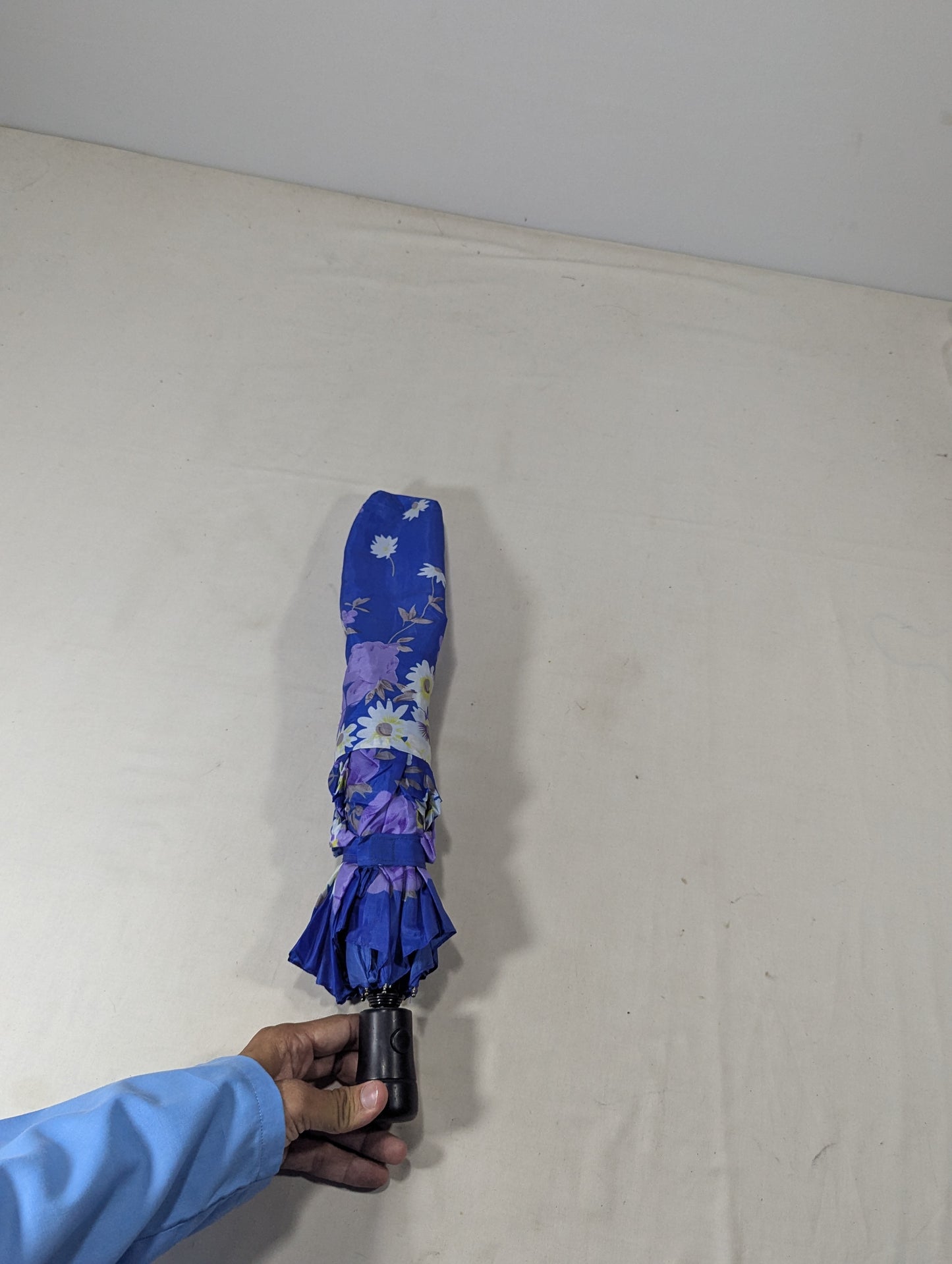 DripShield Mini Umbrella β Pocket-Sized Power with Big Coverage U25