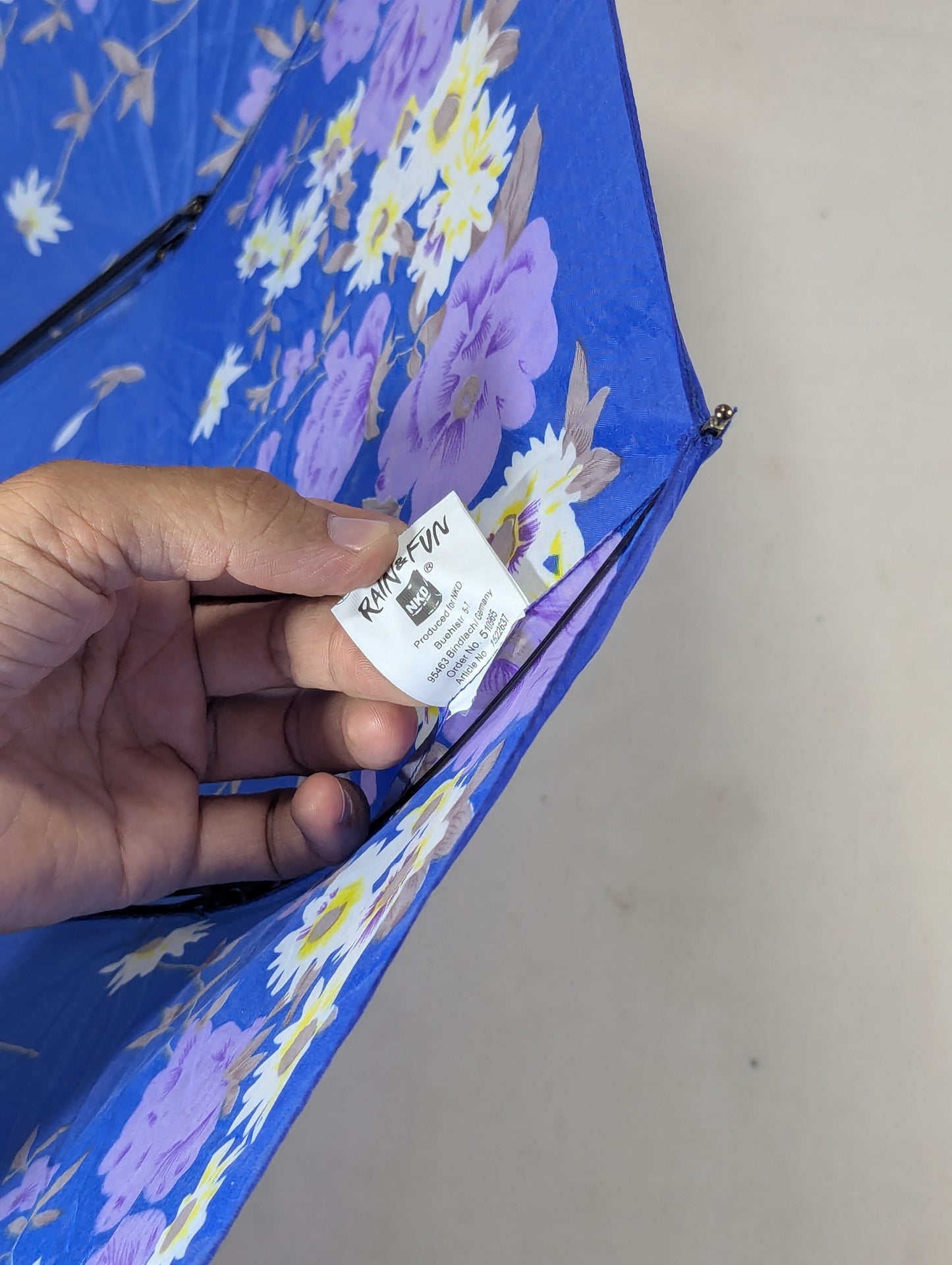 DripShield Mini Umbrella β Pocket-Sized Power with Big Coverage U25