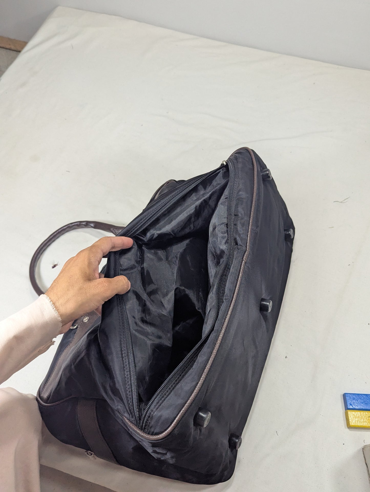 Minimalist Korean Duffle Bag – Unisex Travel Tote U3