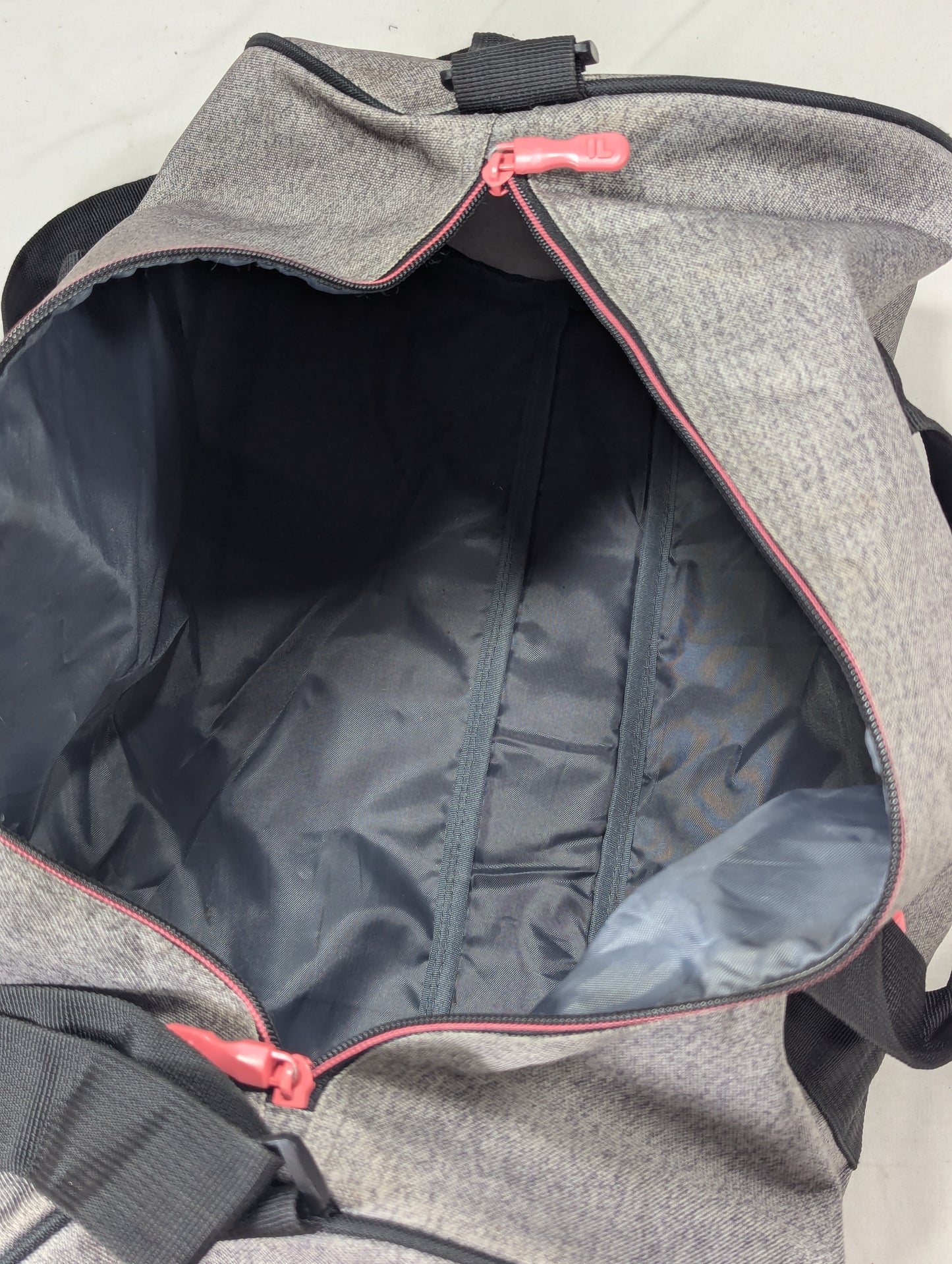 Fila authentic circular gym bag, traveling bag U3