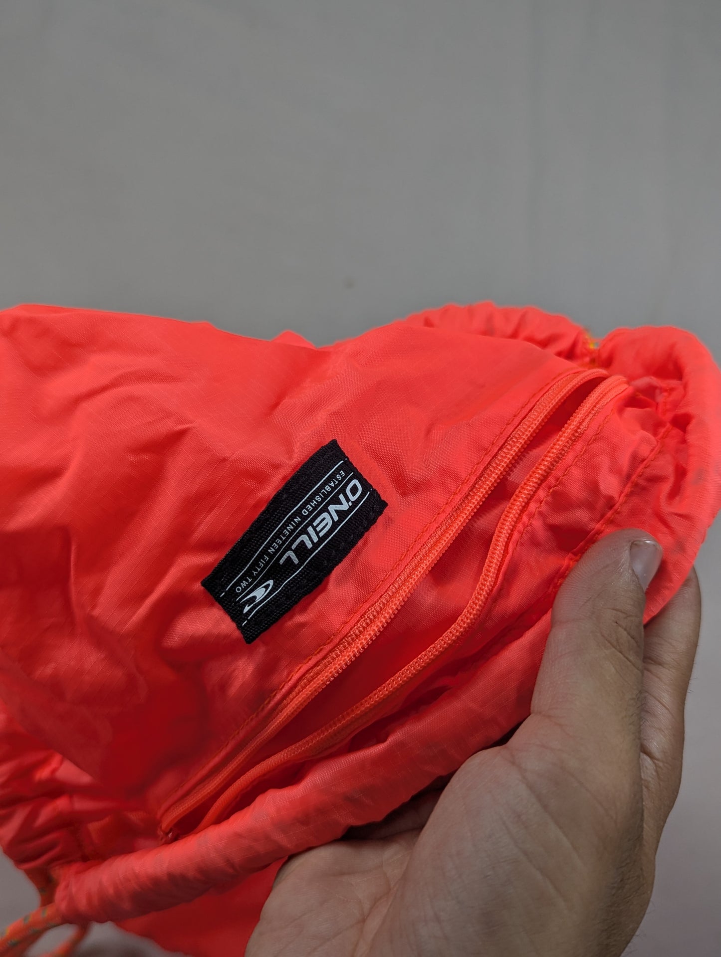 One's brand new string bag