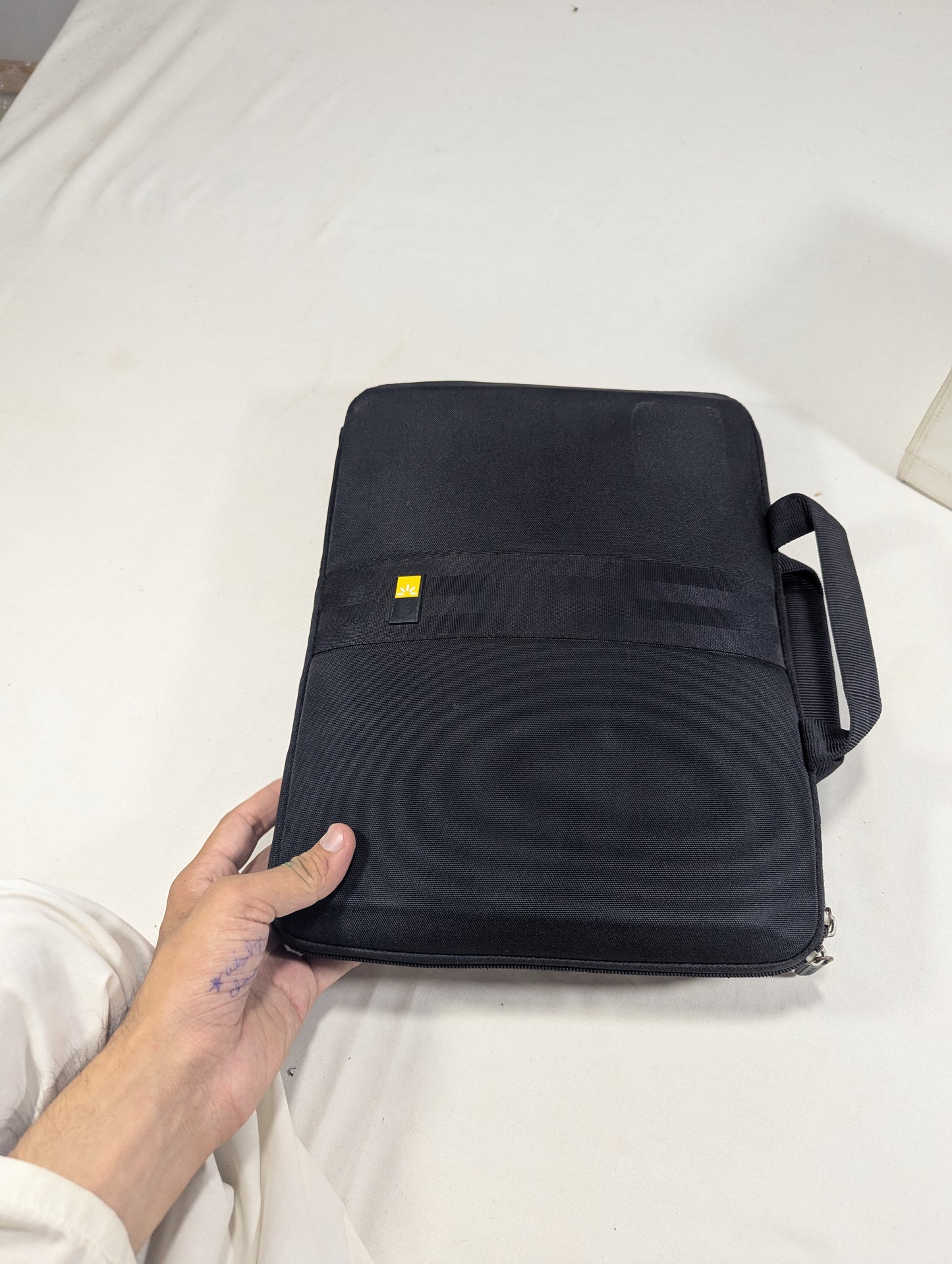 Case logic brand hard shell sleeve, bag U2