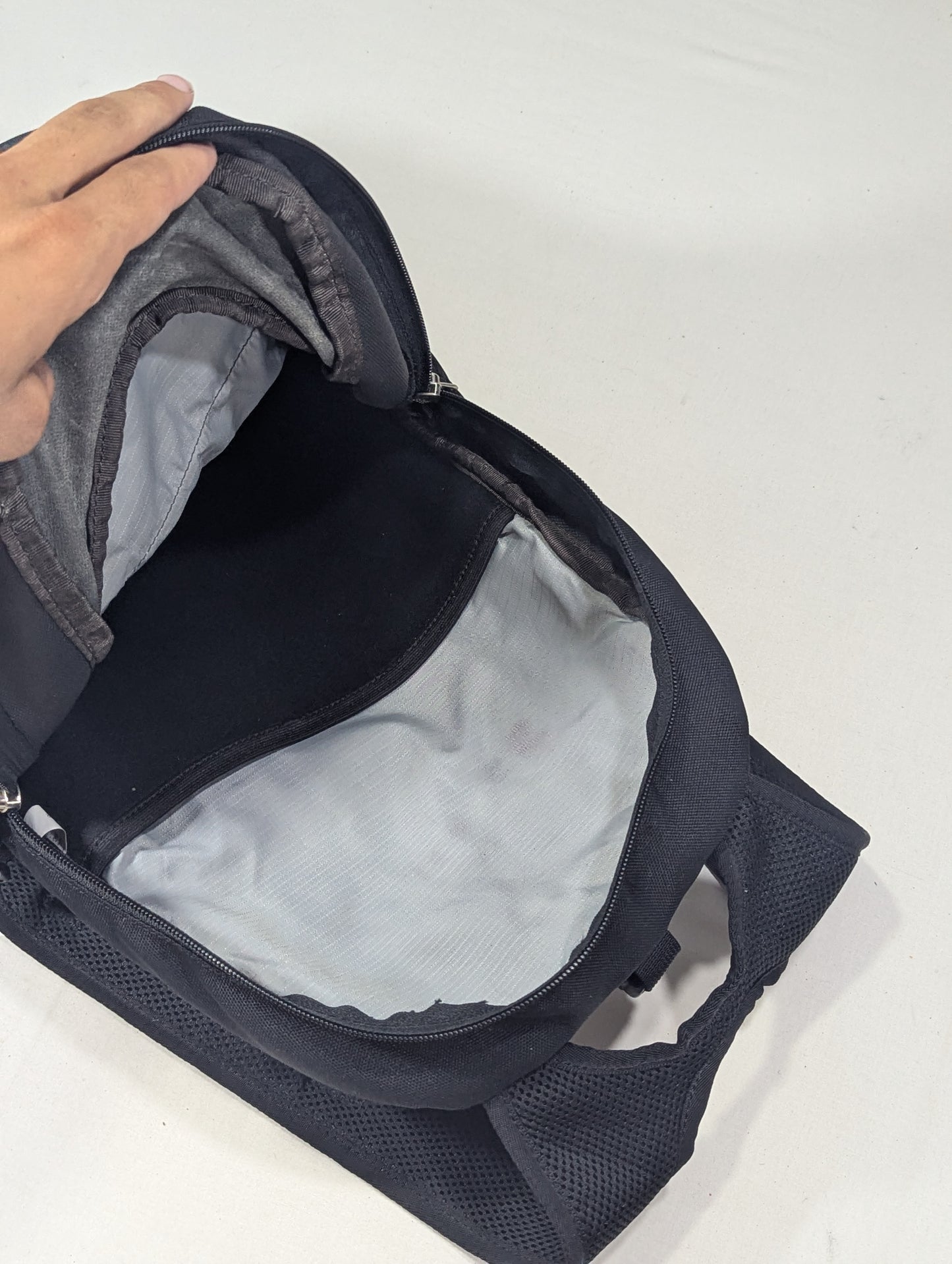 REI USA brand trendy backpack, U25