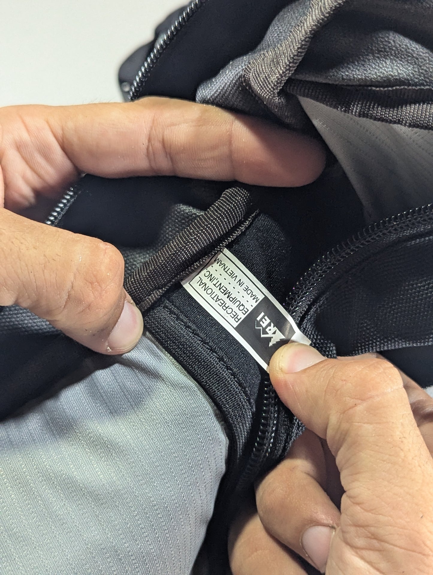 REI USA brand trendy backpack, U25