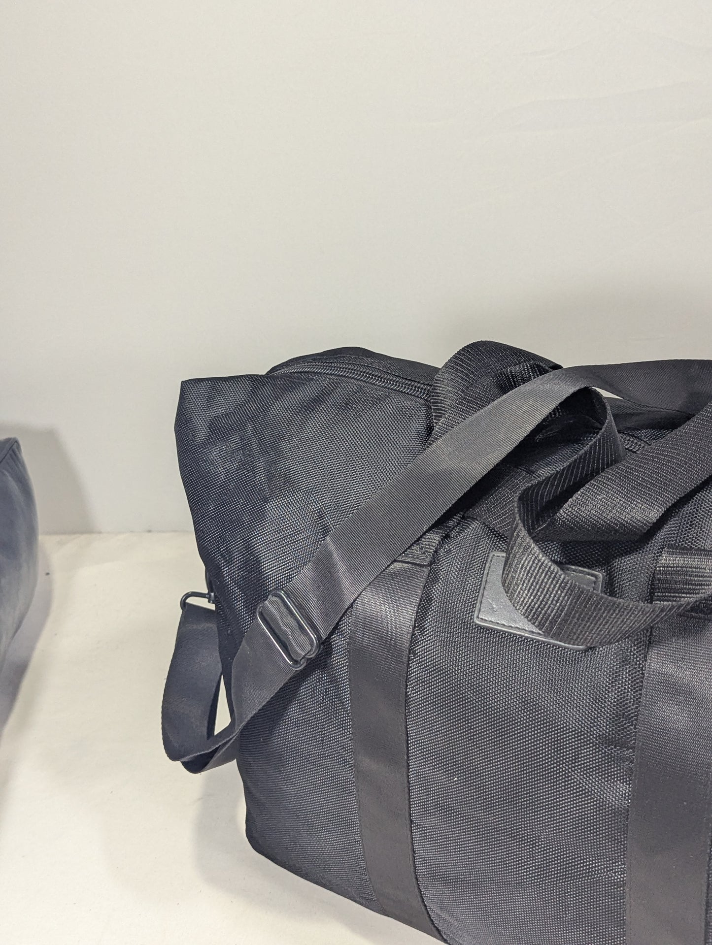 Korean lot duffle bag black color U2
