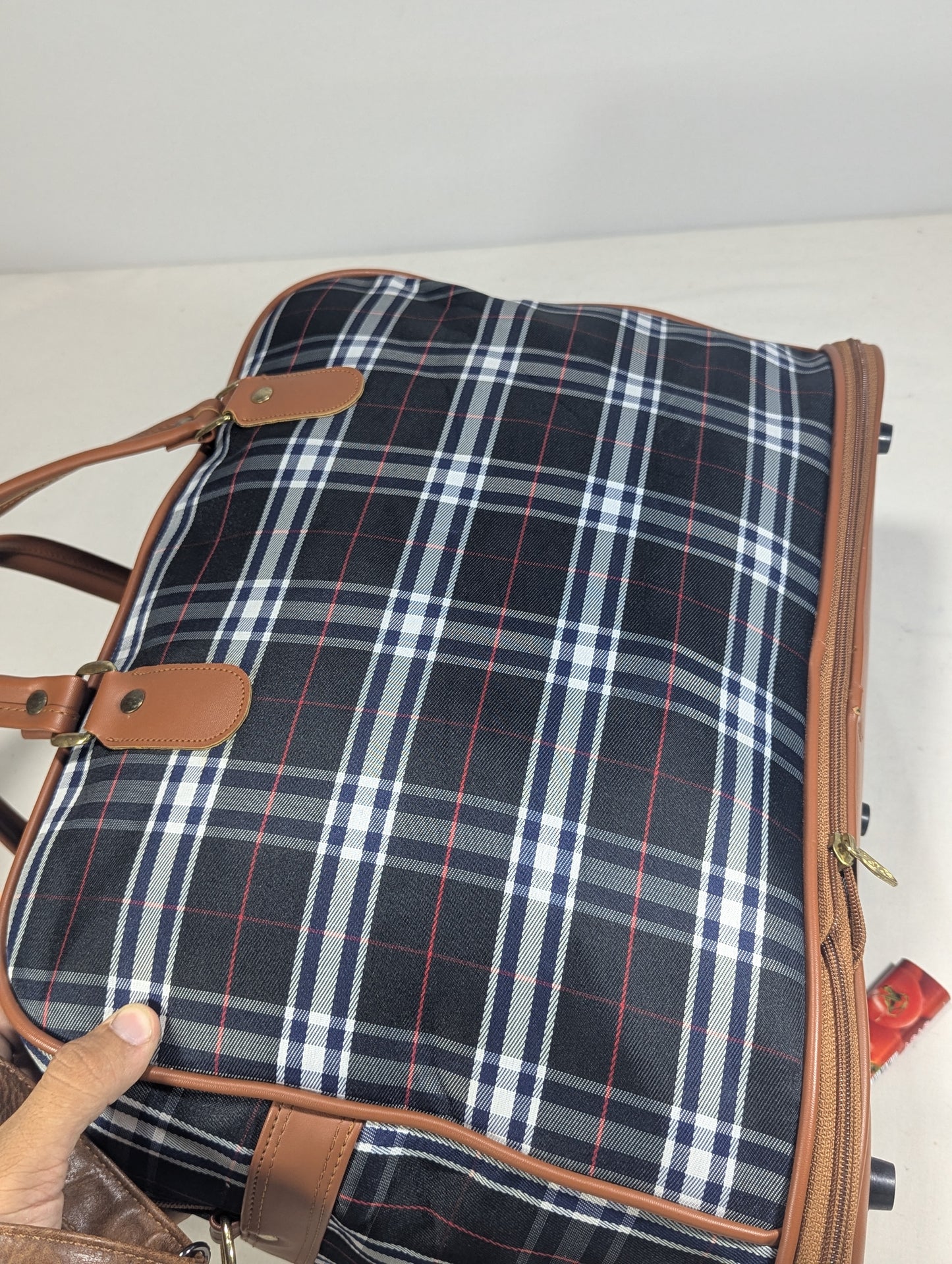 Adjustable size duffle bag from Korean lot collection