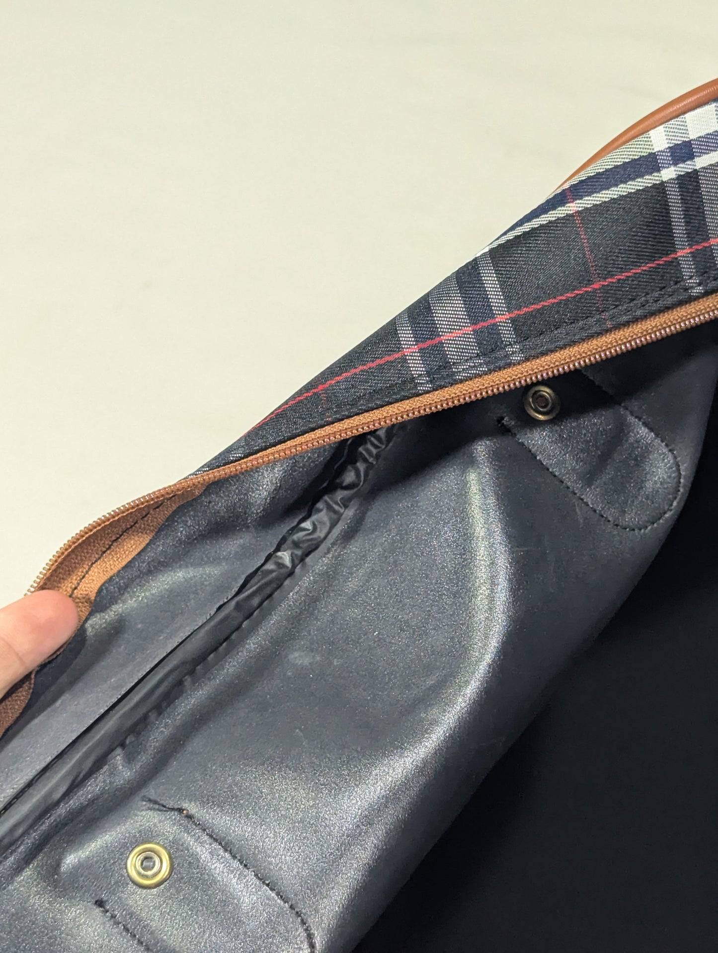 Adjustable size duffle bag from Korean lot collection