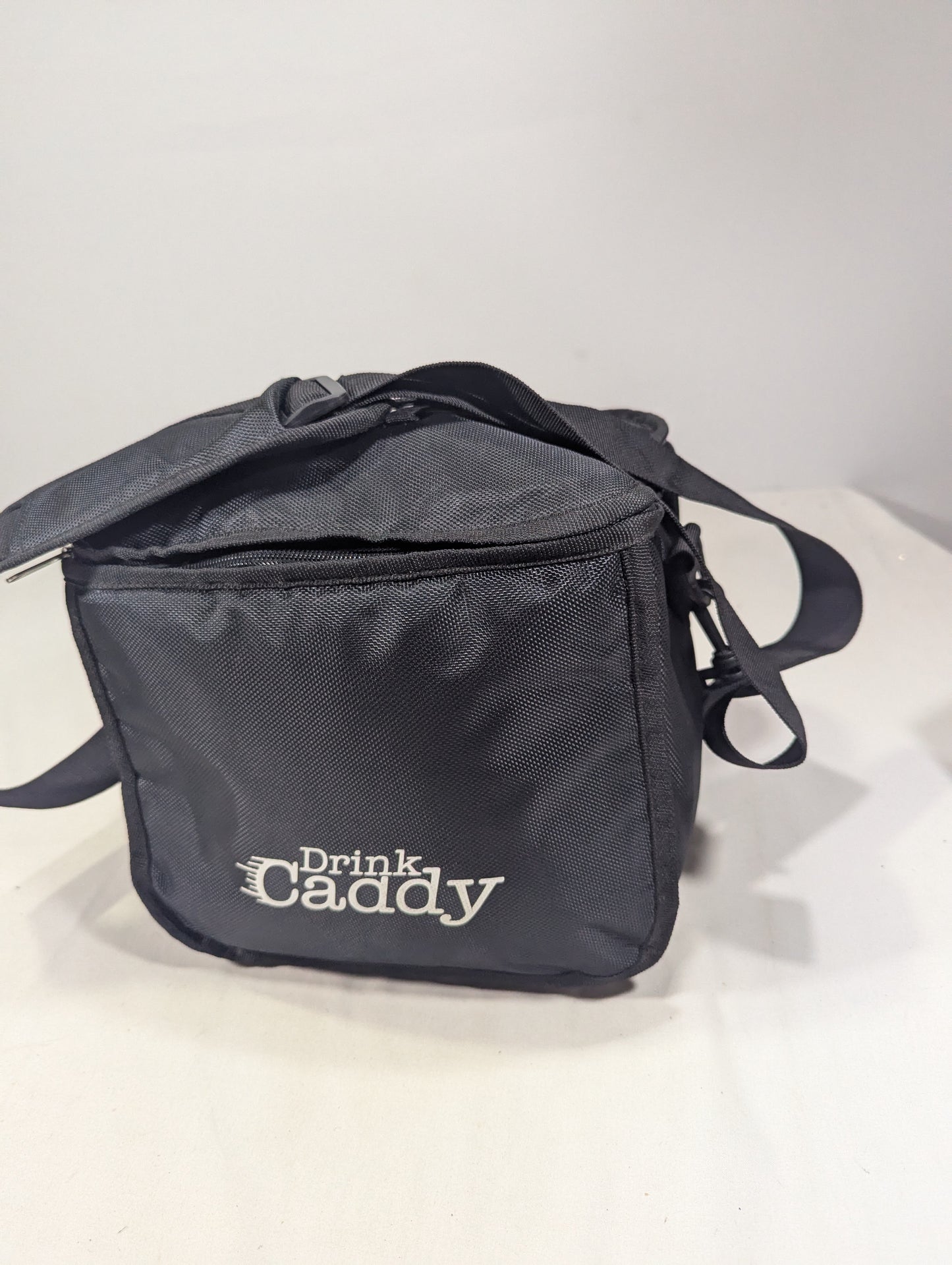 Portable drink carrier insulated bag