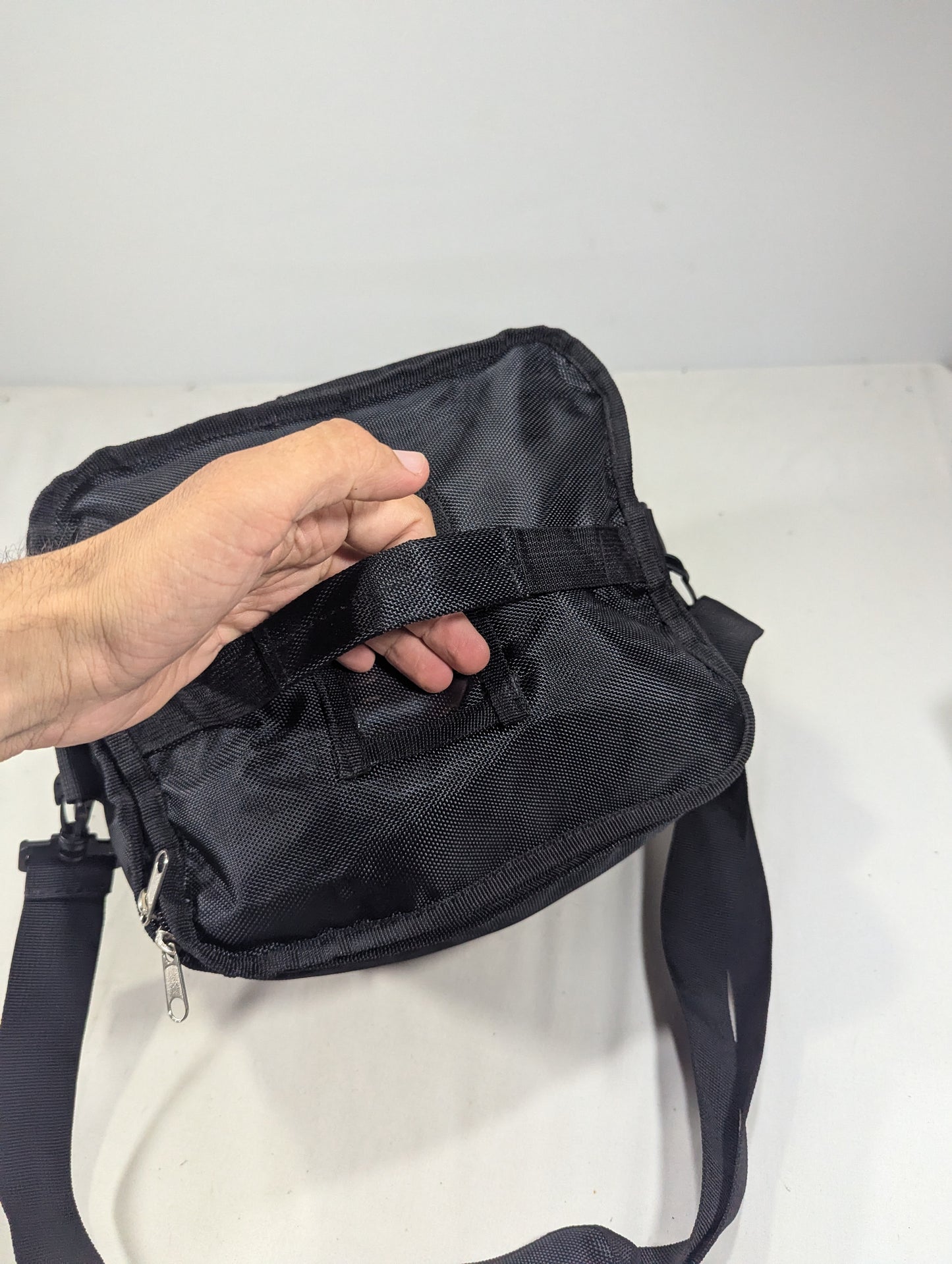 Portable drink carrier insulated bag