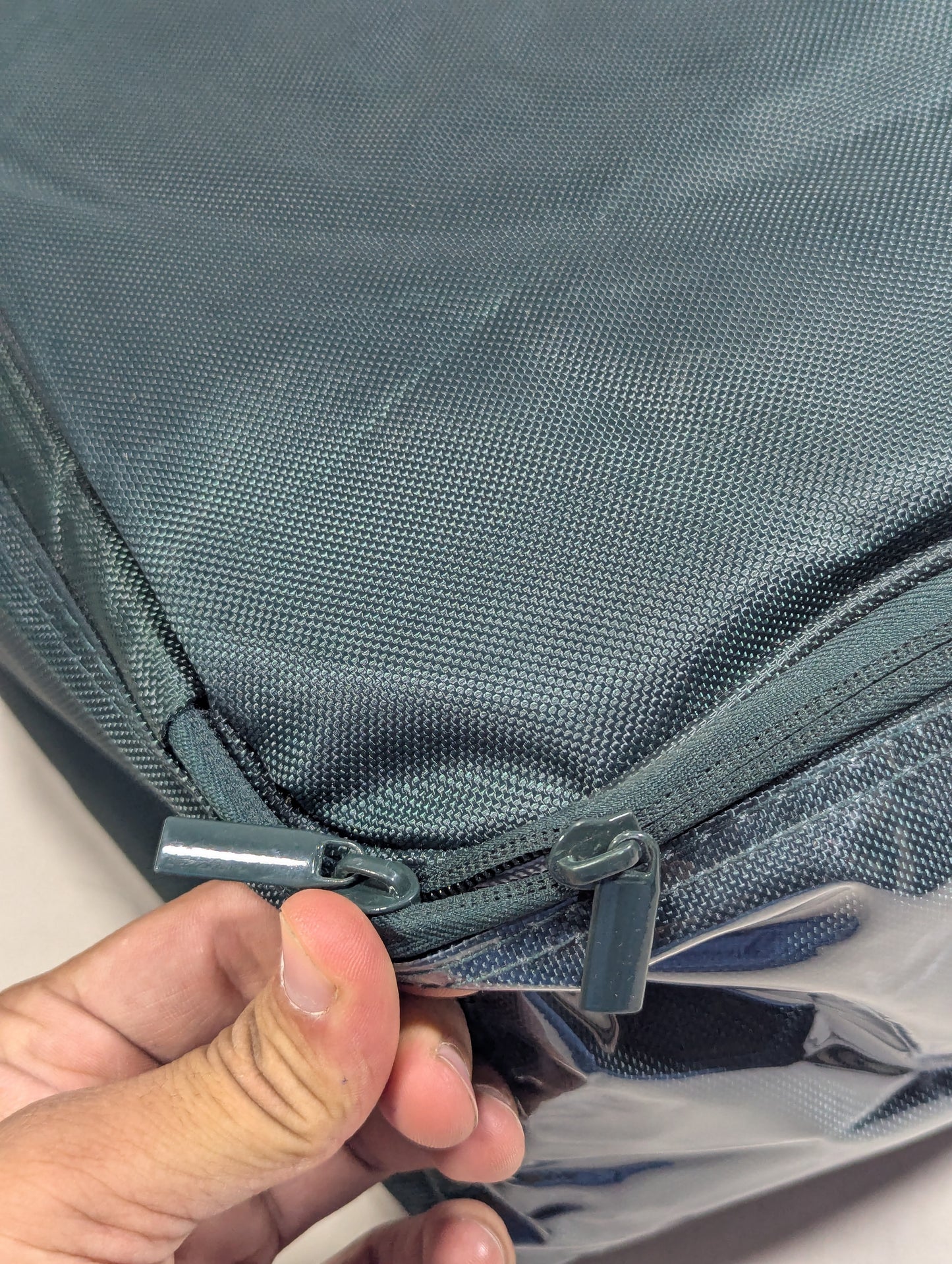 Preloved authentic ice pack ,cooler backpack