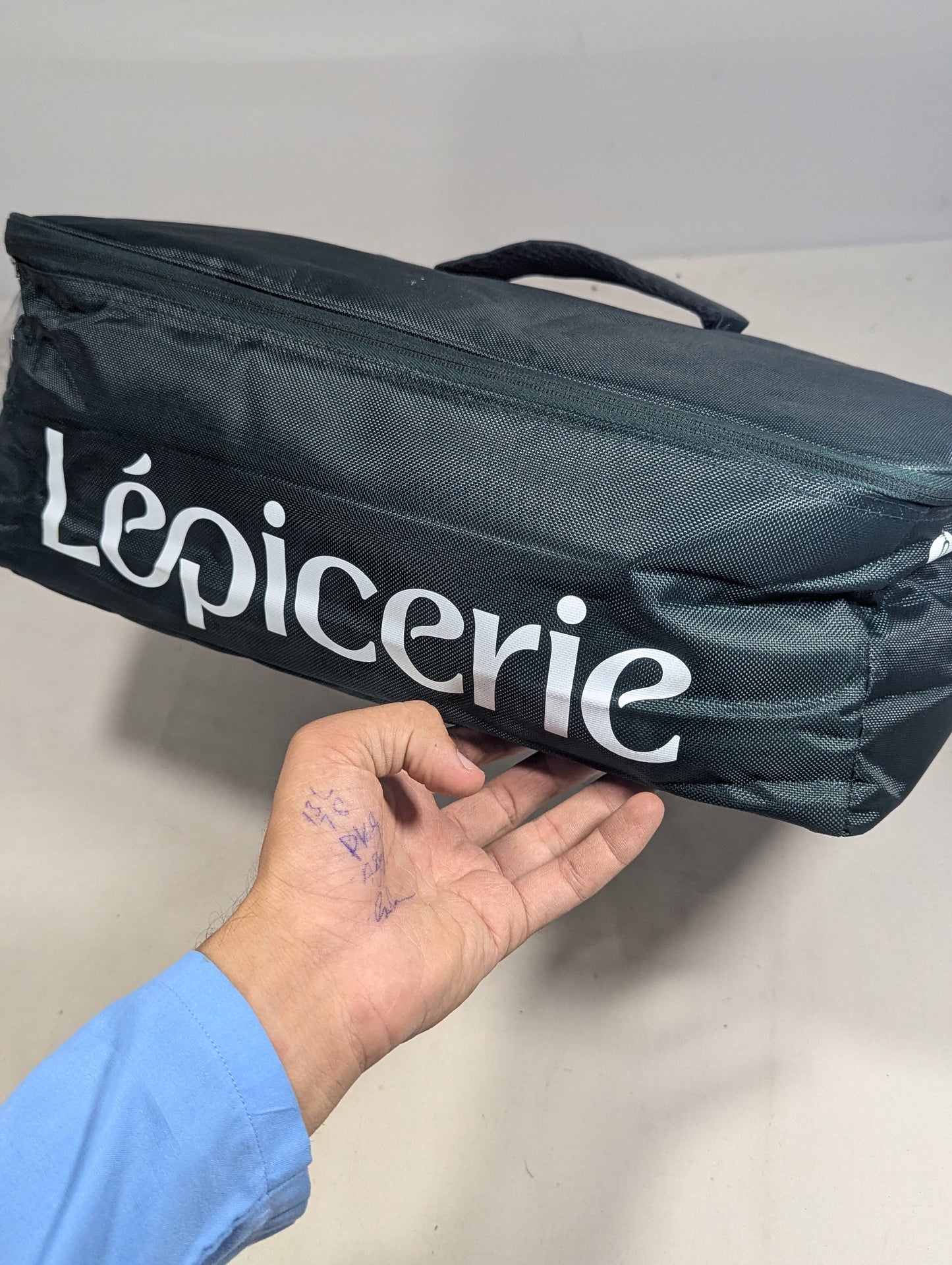 Preloved authentic ice pack ,cooler backpack