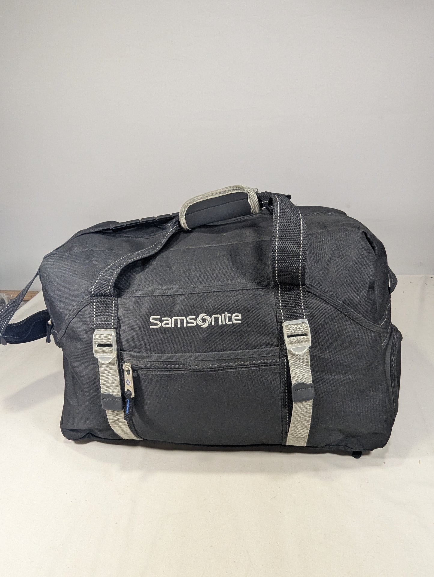 Samsonite original bag with separate shoes portion