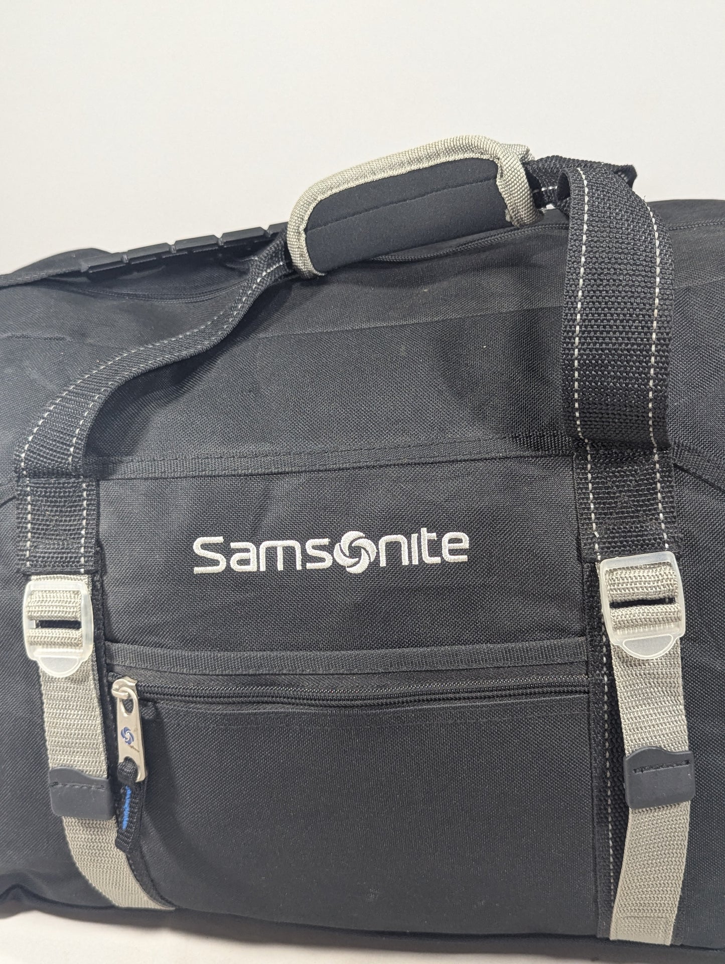 Samsonite original bag with separate shoes portion