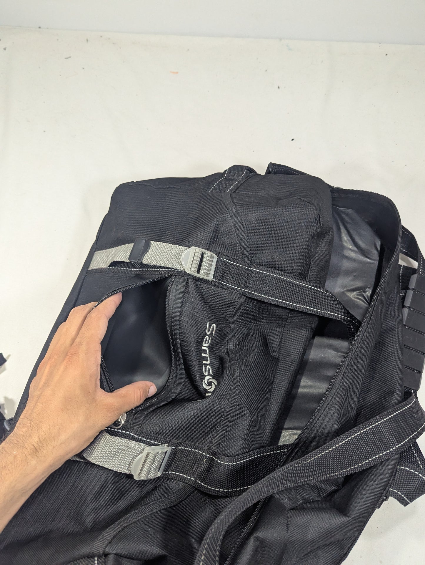 Samsonite original bag with separate shoes portion