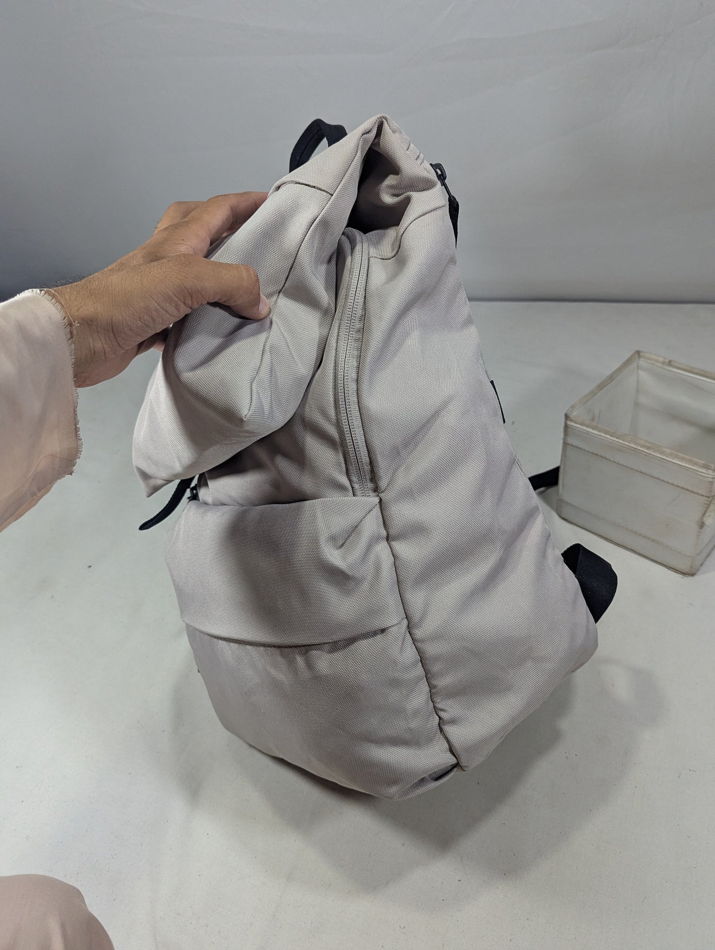 Slim and smart laptop backpack