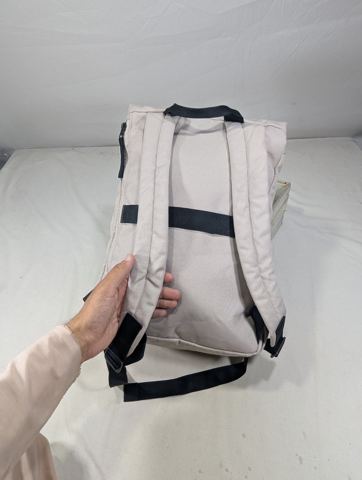 Slim and smart laptop backpack