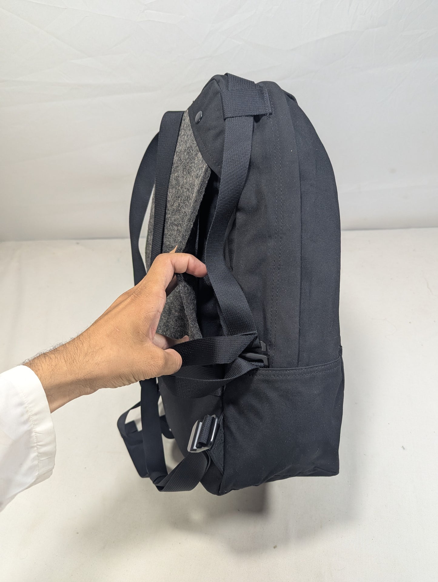 Slim and smart laptop backpack