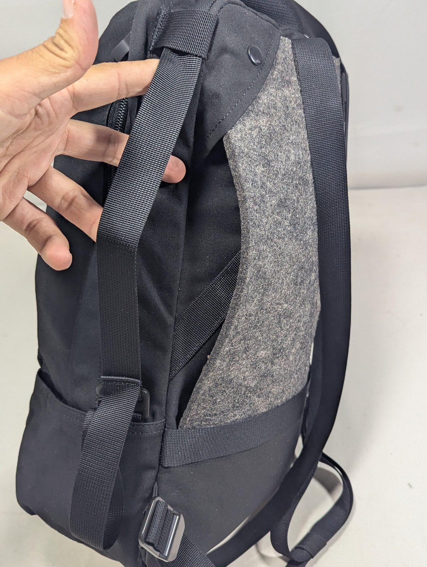 Slim and smart laptop backpack