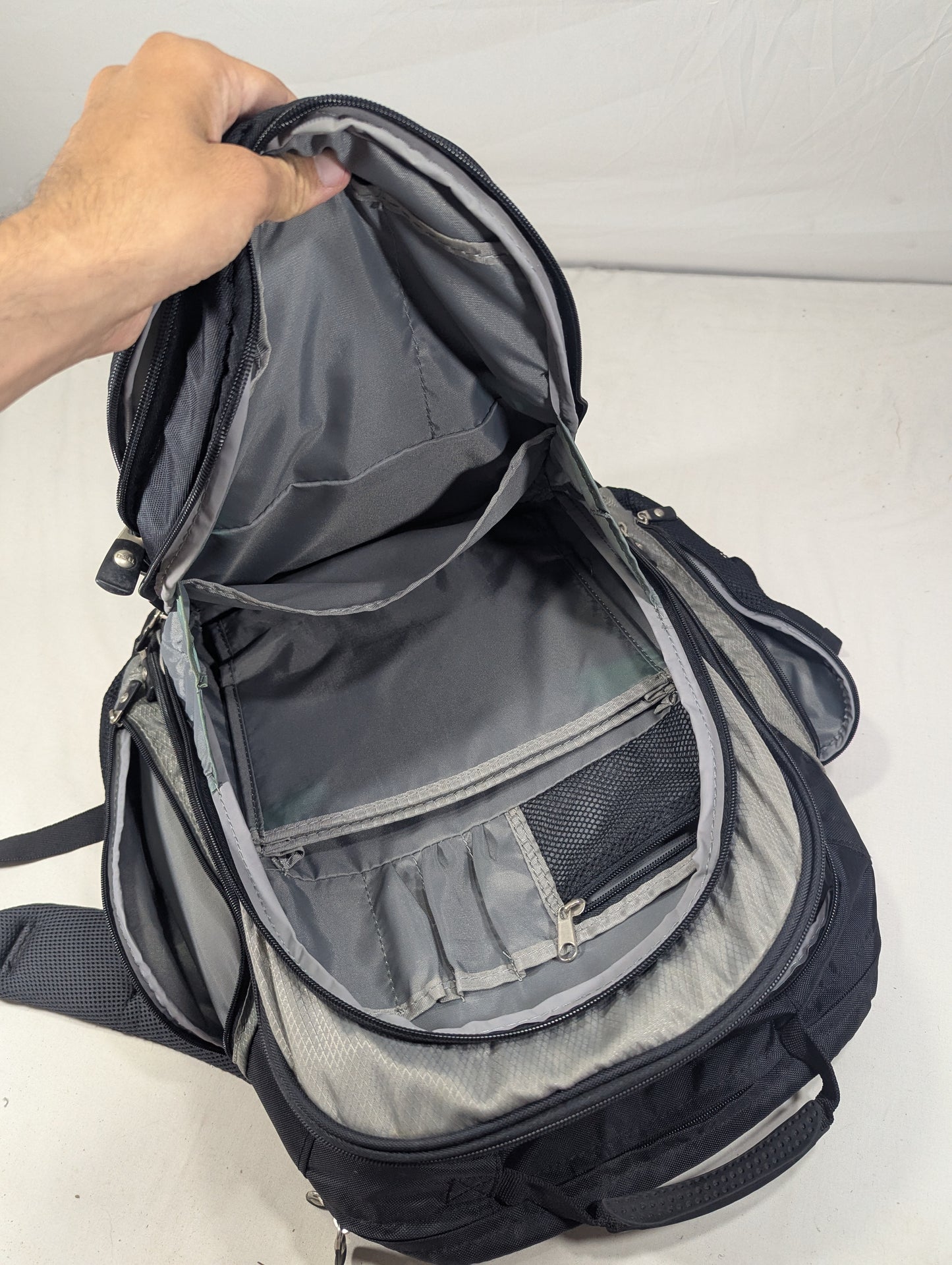 Dell brand new Authentic backpack