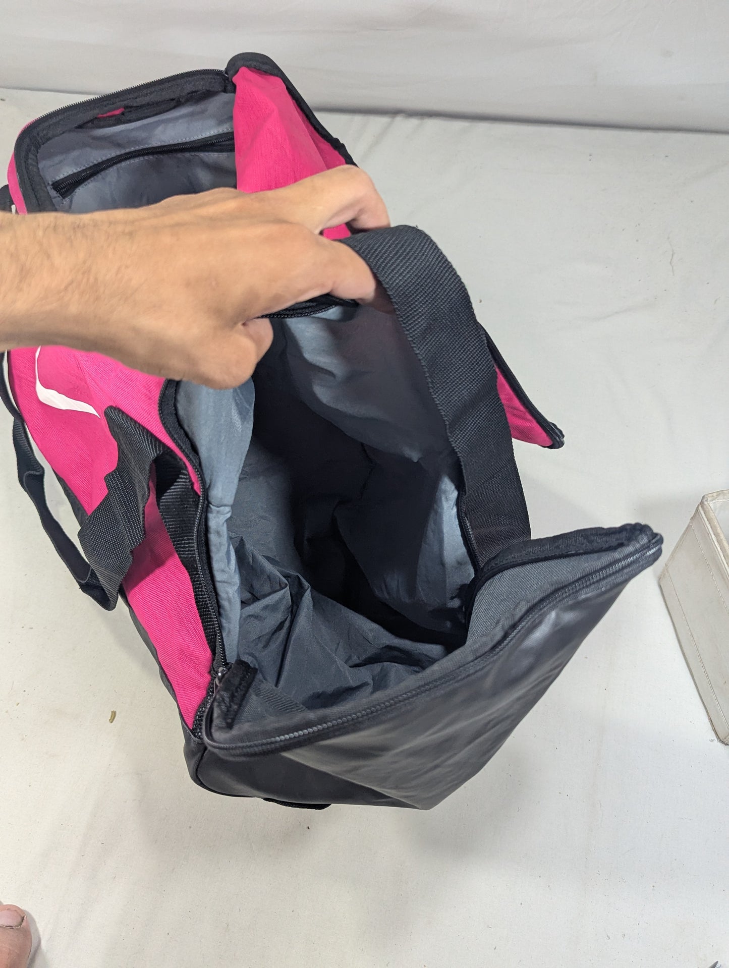 Nike Authentic bag with separate shoes portion
