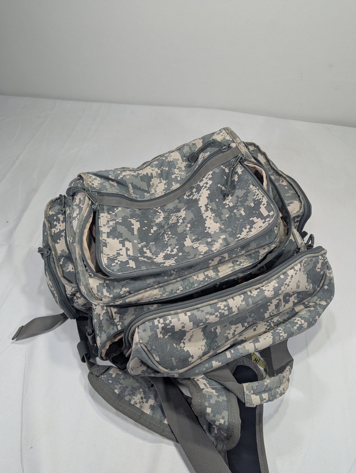 Military lot heavy duty backpack