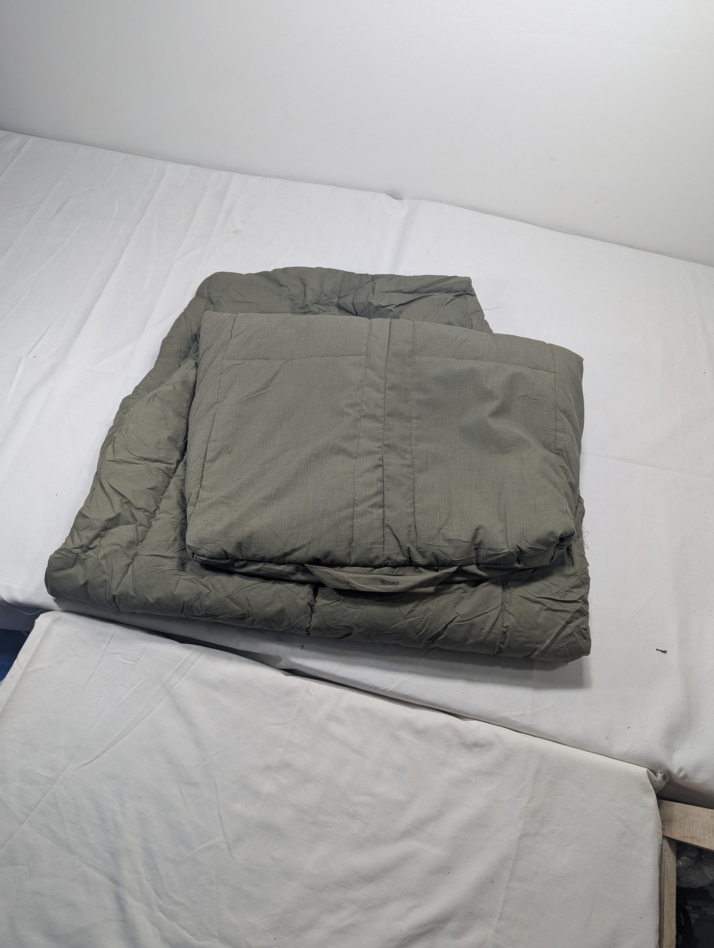 Preloved Military lot sleeping bag Sb28