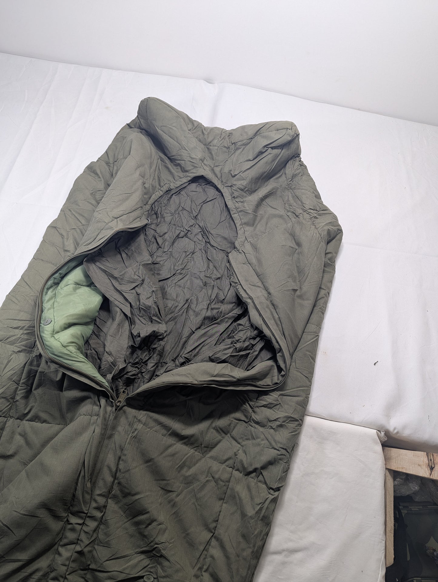 Preloved Military lot sleeping bag Sb28