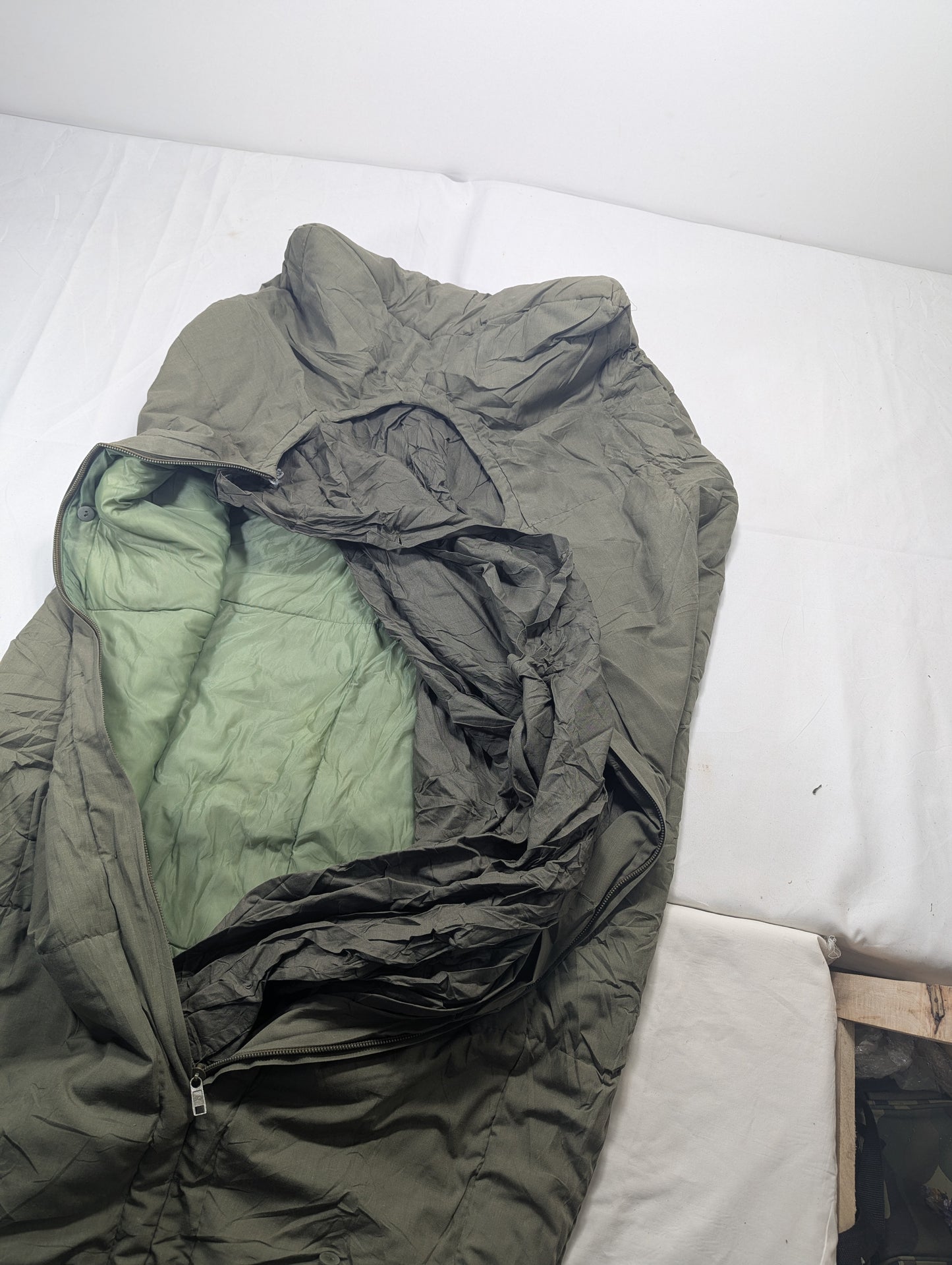 Preloved Military lot sleeping bag Sb28