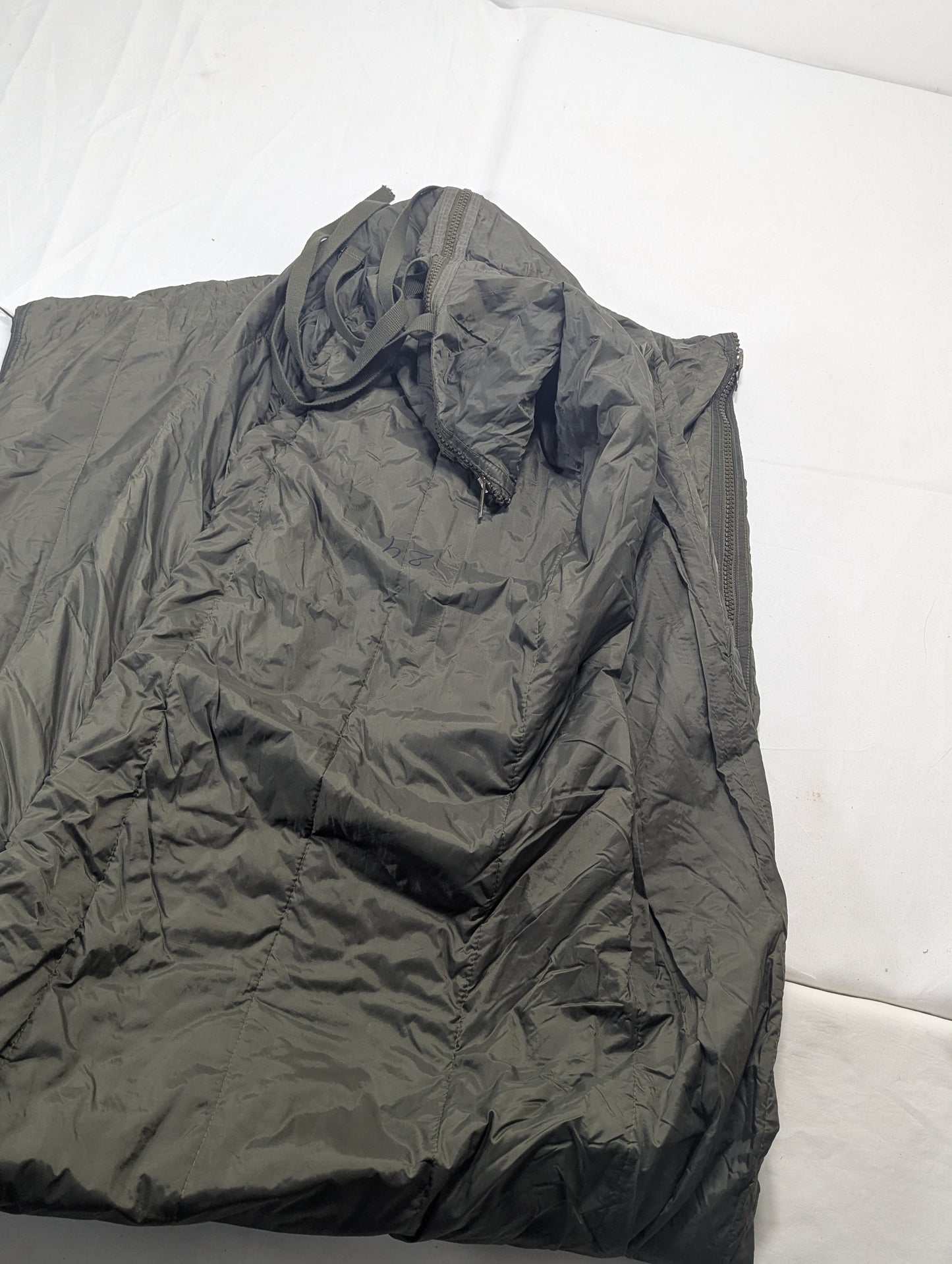 Preloved Military lot sleeping bag Sb24