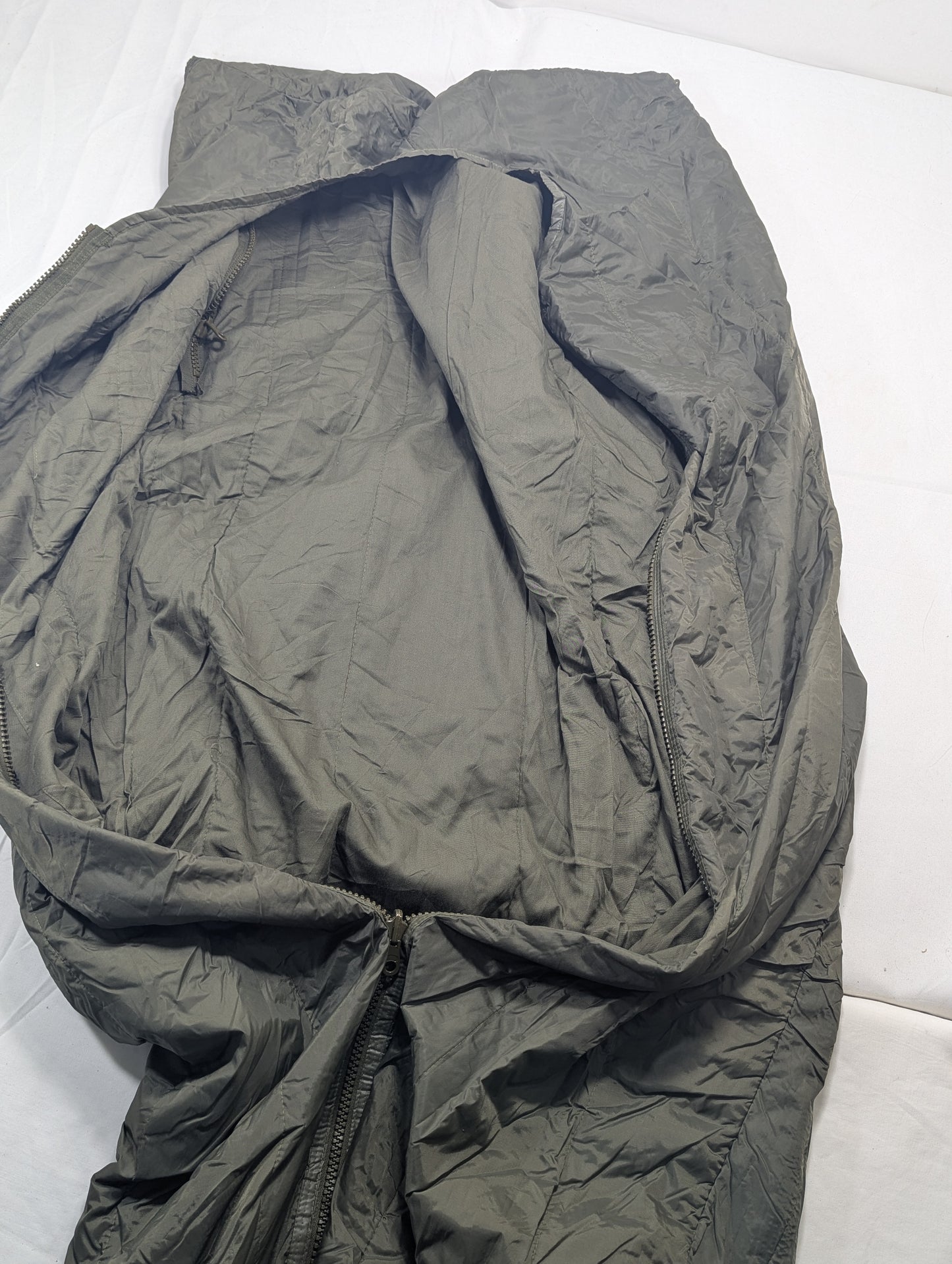 Preloved Military lot sleeping bag Sb24