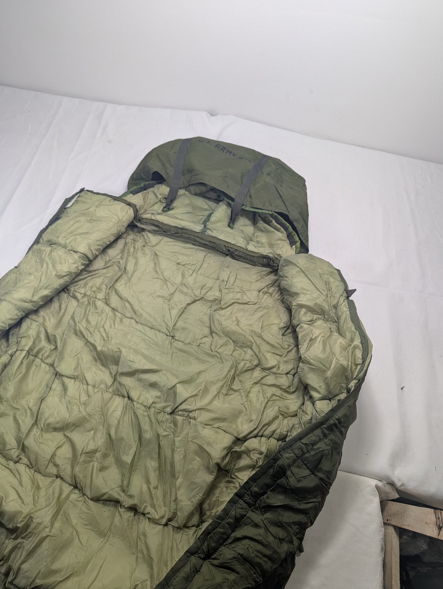 Preloved Military lot sleeping bag Sb22