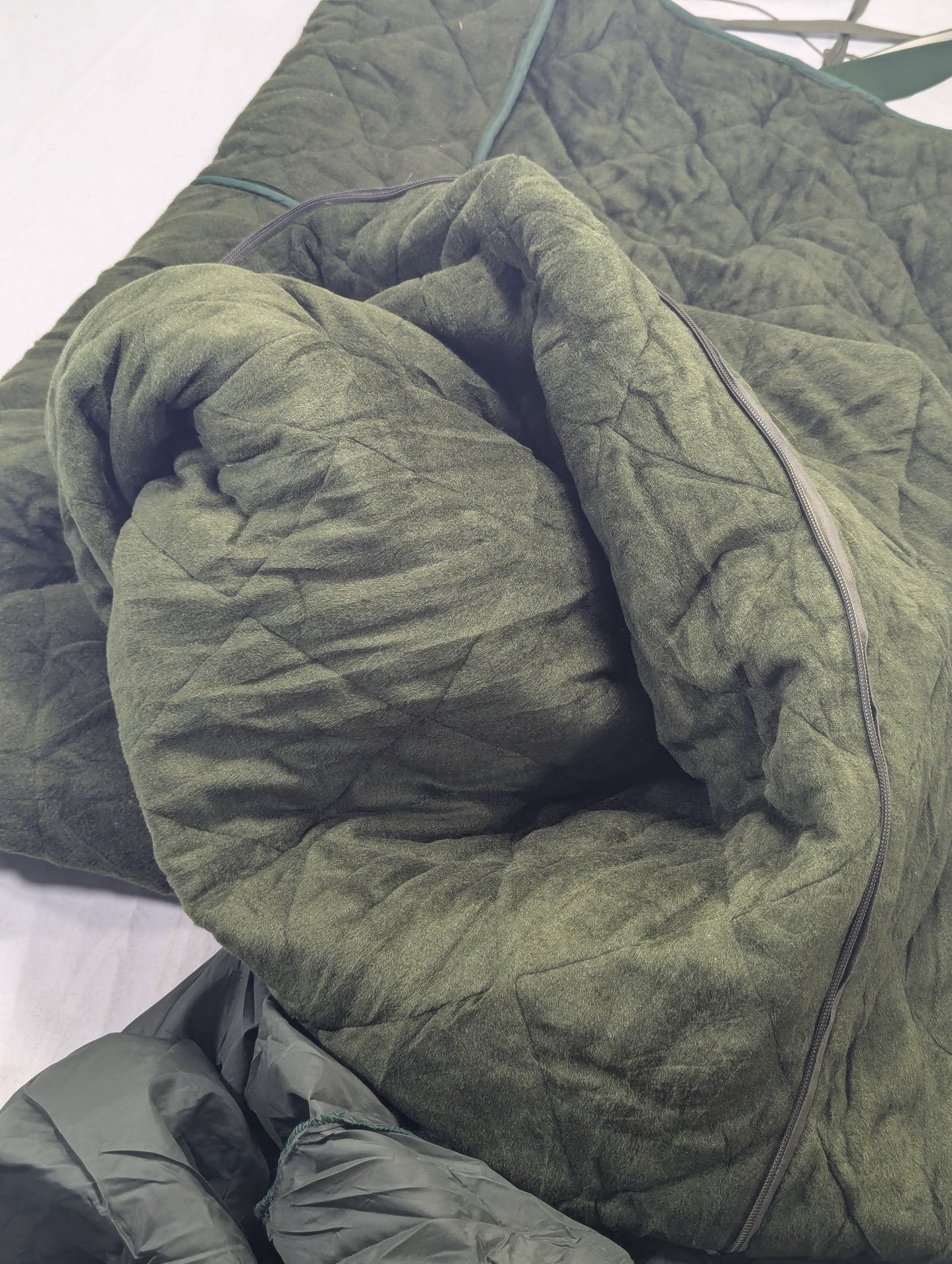 Preloved Military lot sleeping bag Sb15