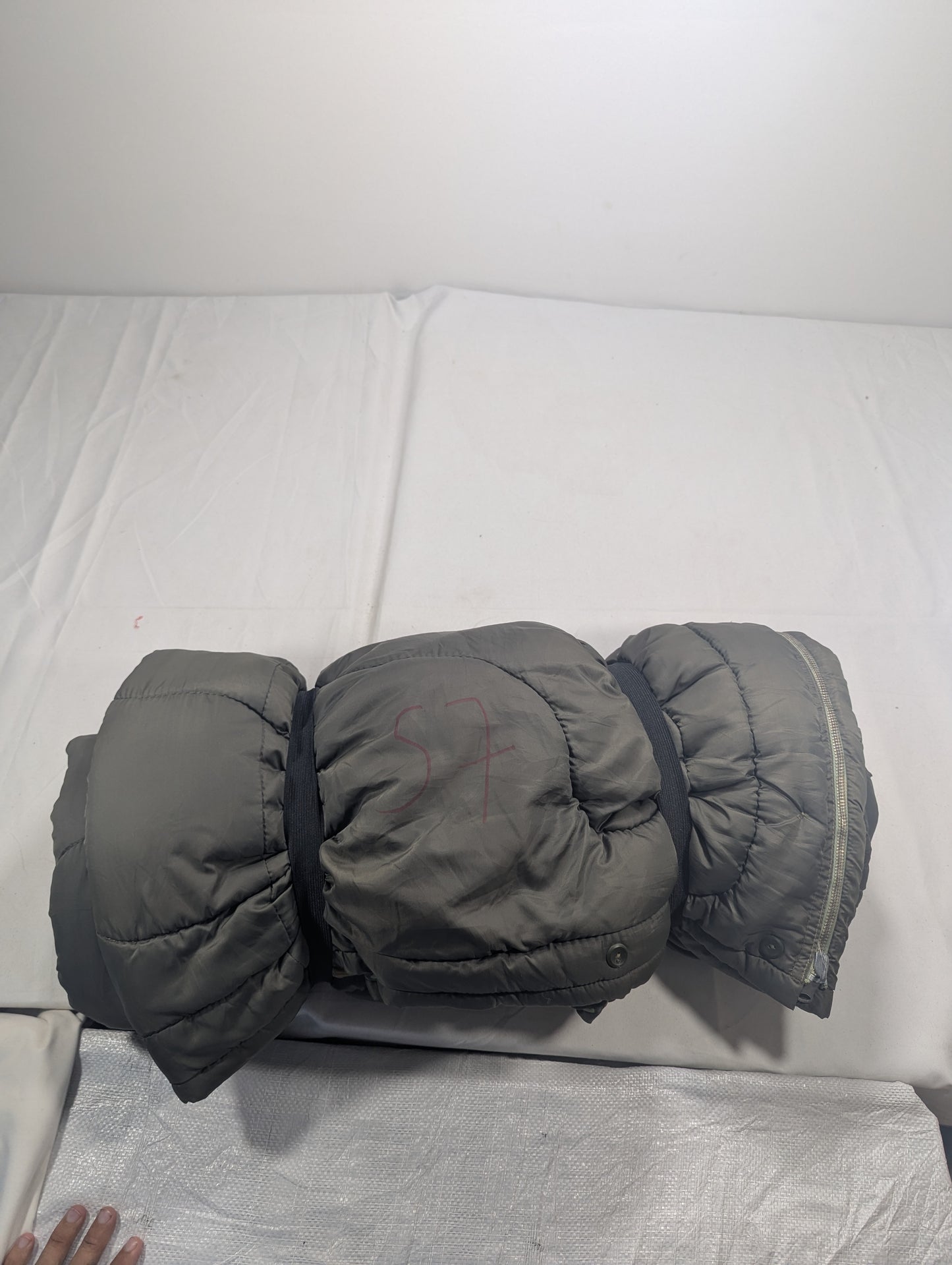 Preloved Military lot sleeping bag Sb57