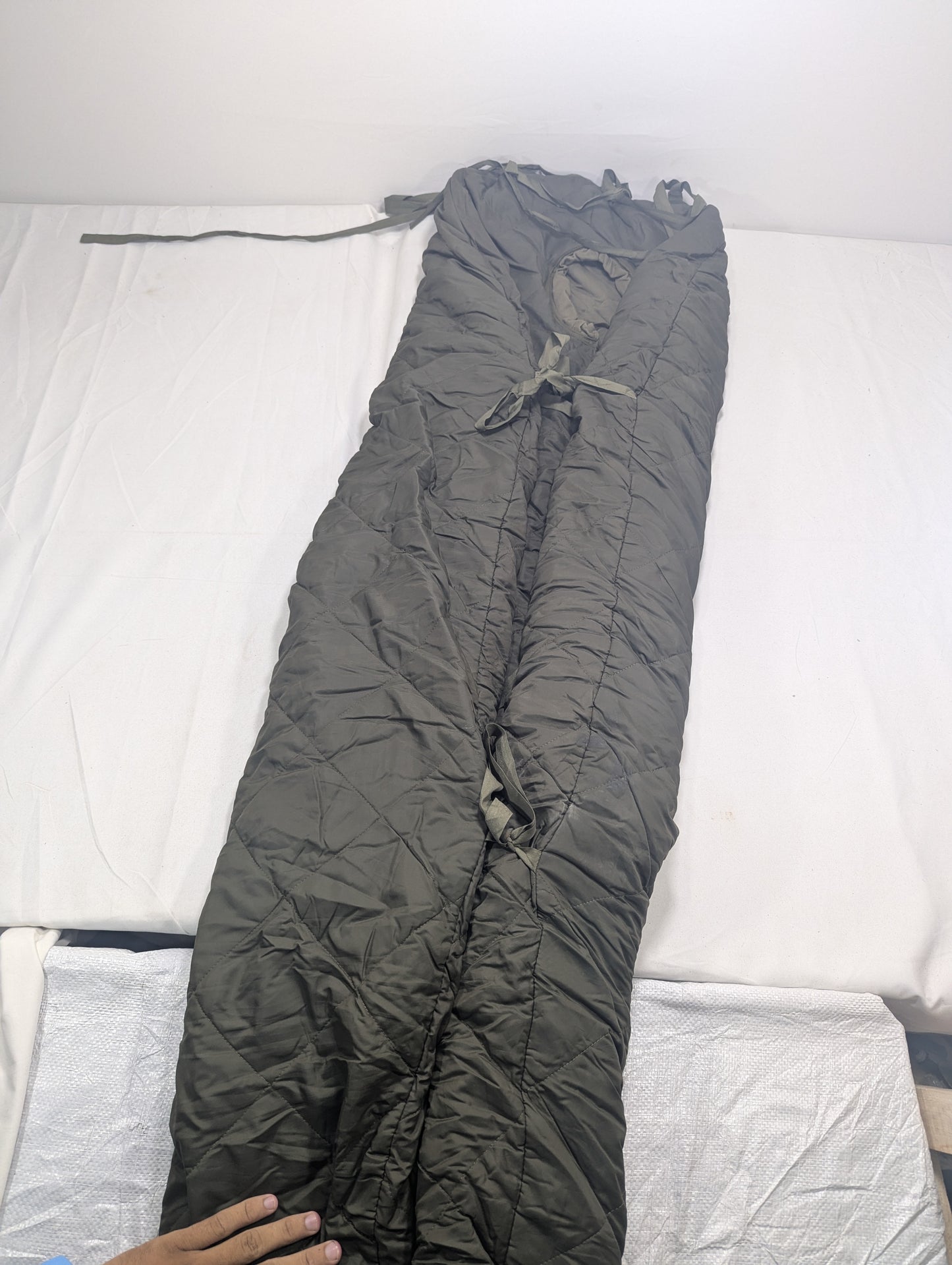 Preloved Military lot sleeping bag Sb16A