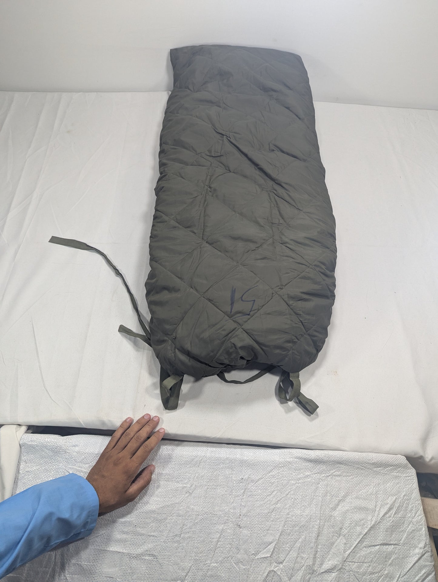 Preloved Military lot sleeping bag Sb16A