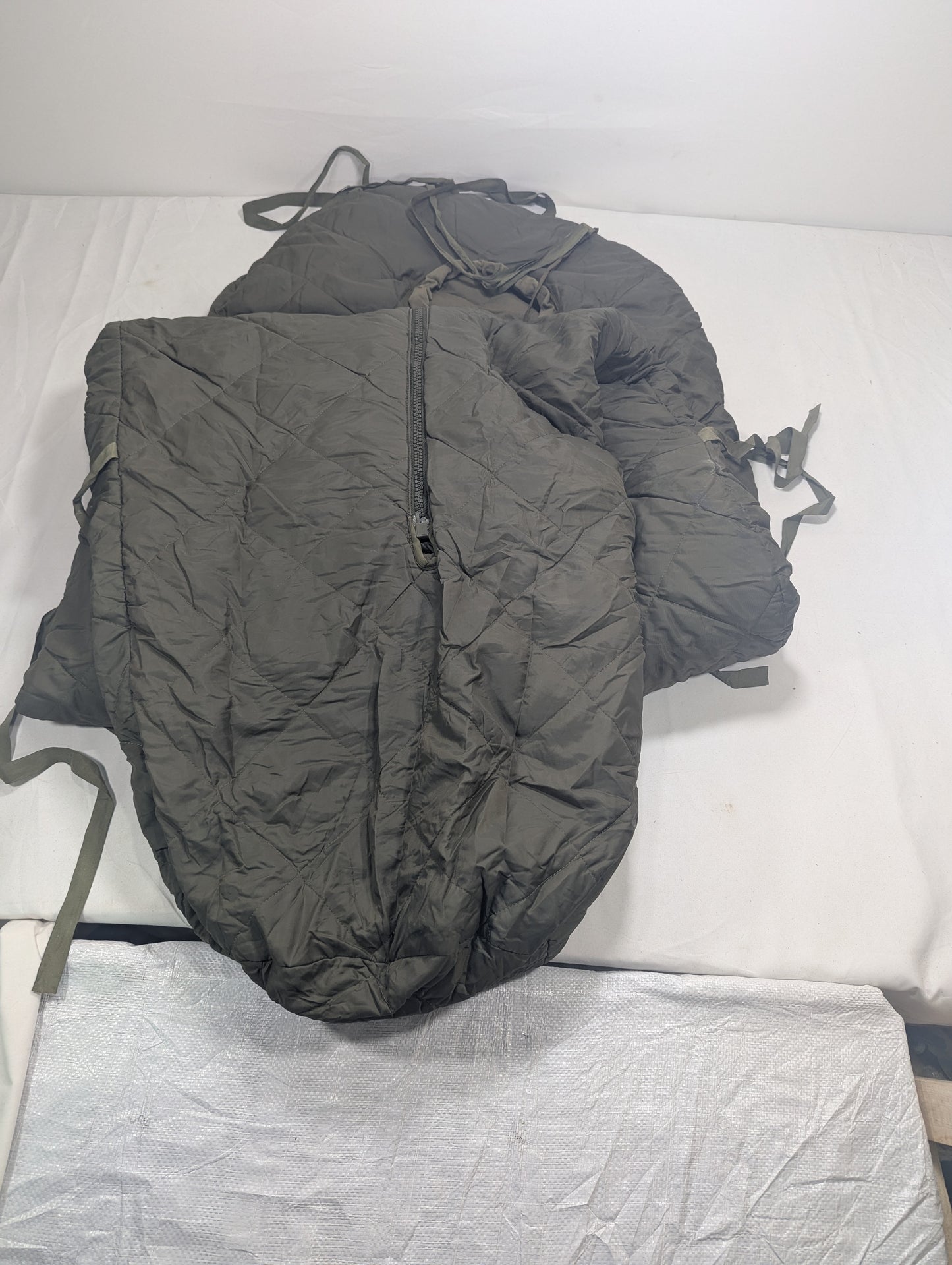 Preloved Military lot sleeping bag Sb16A