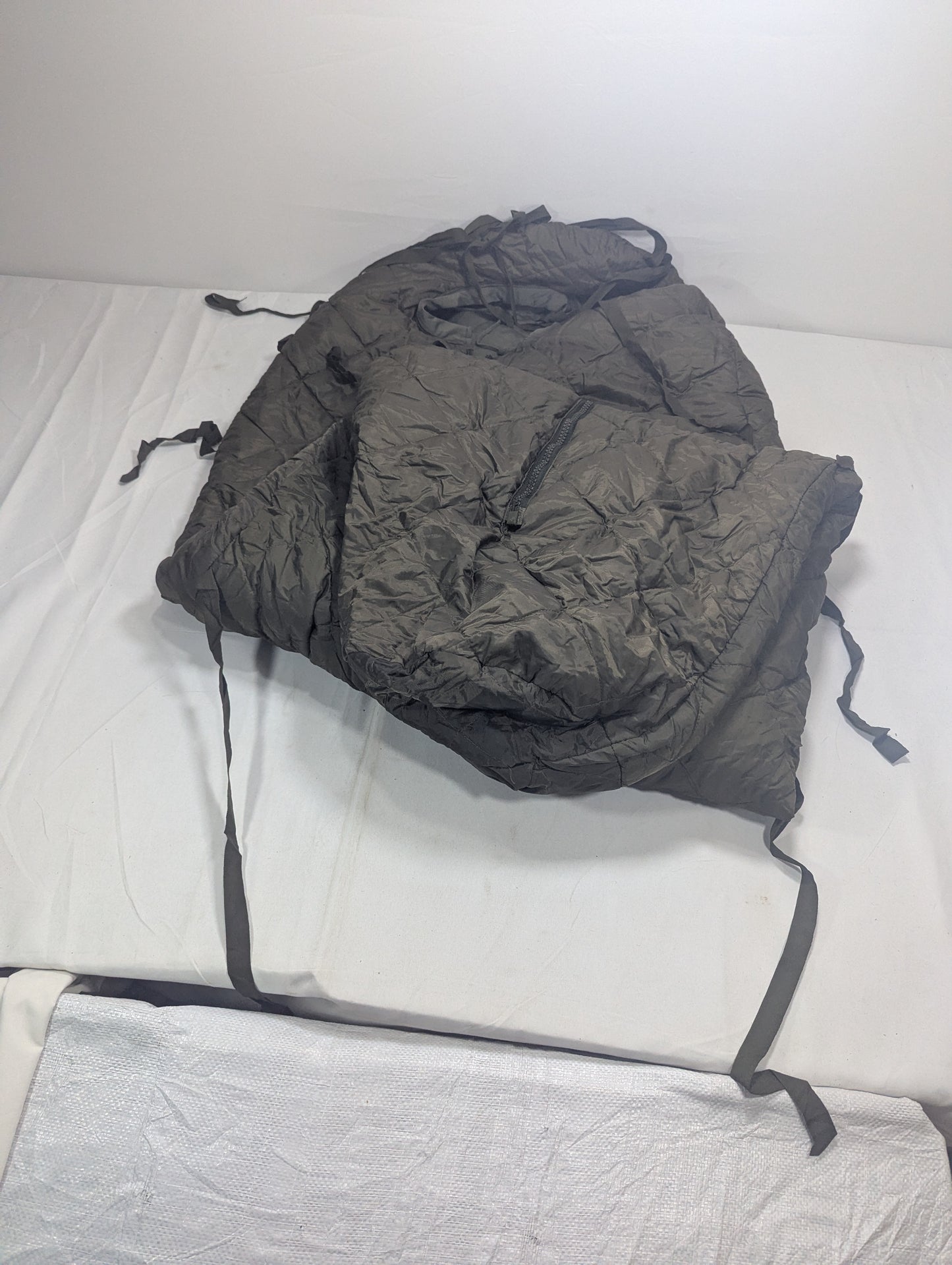 Preloved Military lot sleeping bag Sb16