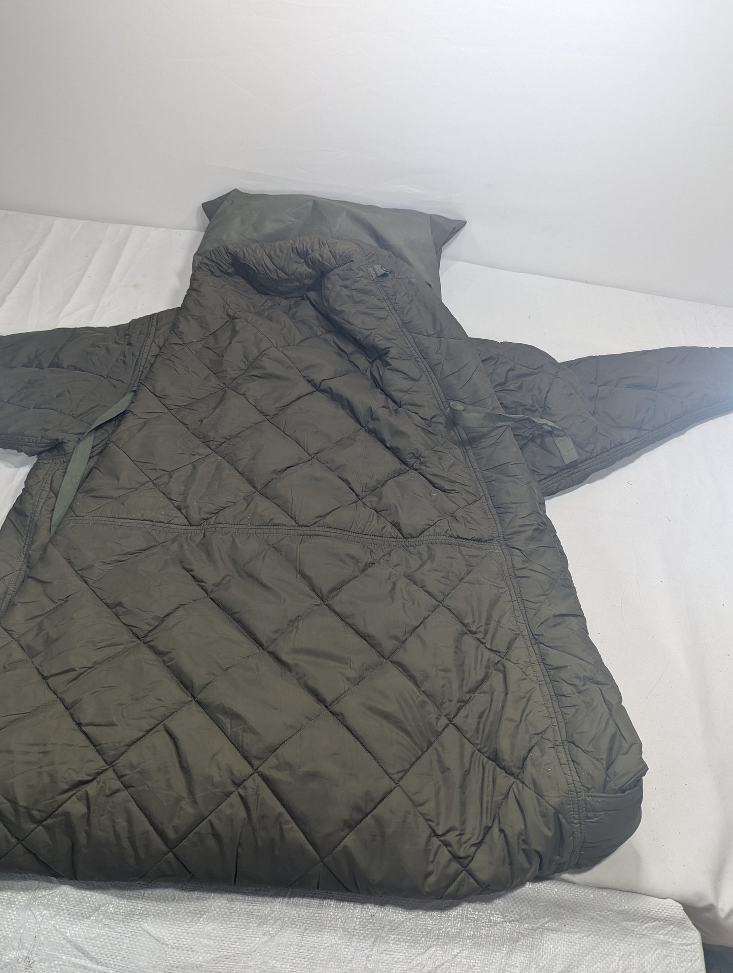 Preloved Military lot sleeping bag Sb1