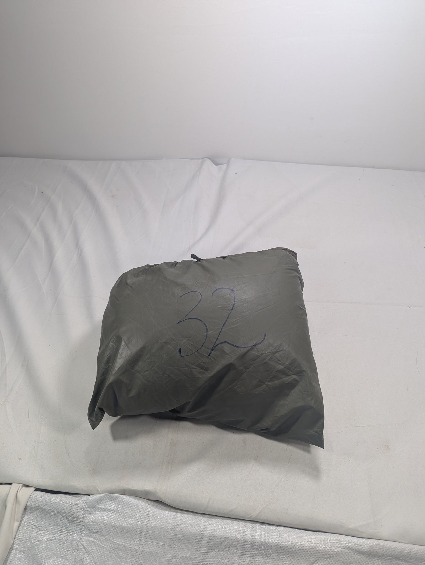 Preloved Military lot sleeping bag Sb32