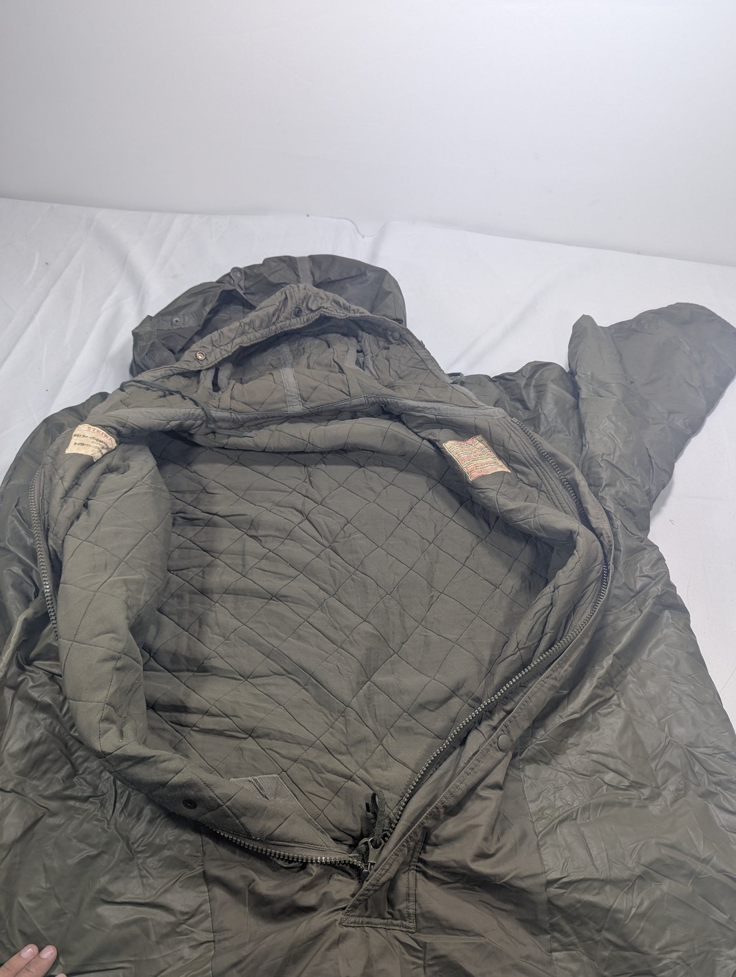 Preloved Military lot sleeping bag Sb93