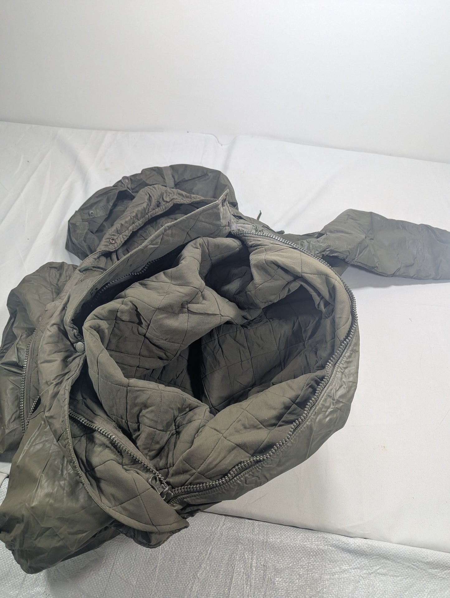 Preloved Military lot sleeping bag Sb93