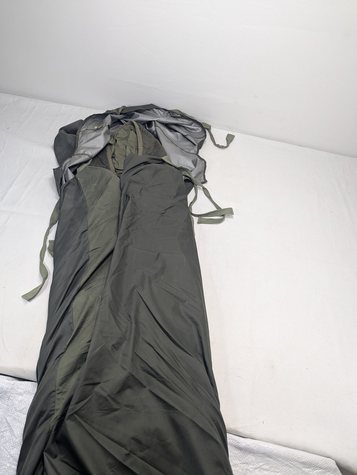 Preloved Military lot sleeping bag Sb14