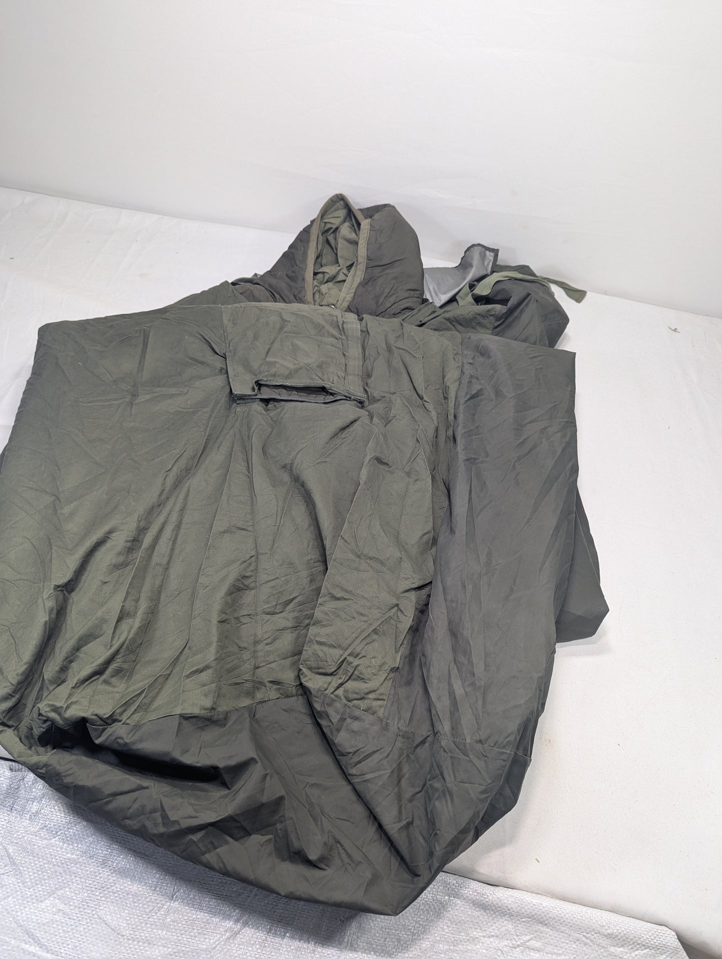 Preloved Military lot sleeping bag Sb14
