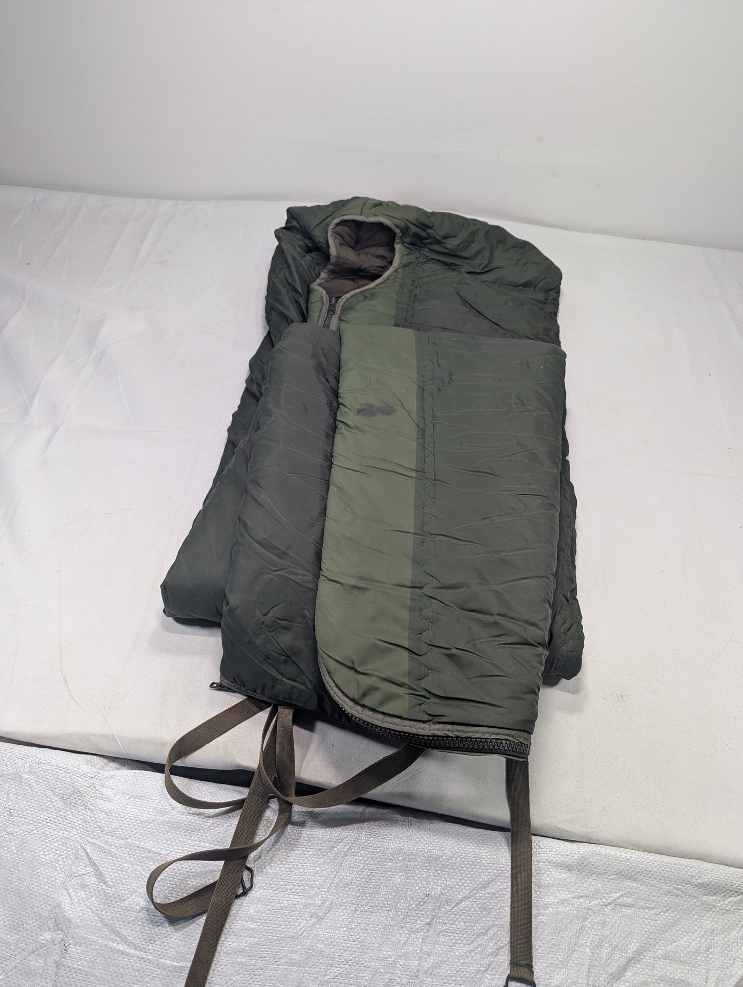 Preloved Military lot sleeping bag Sb19